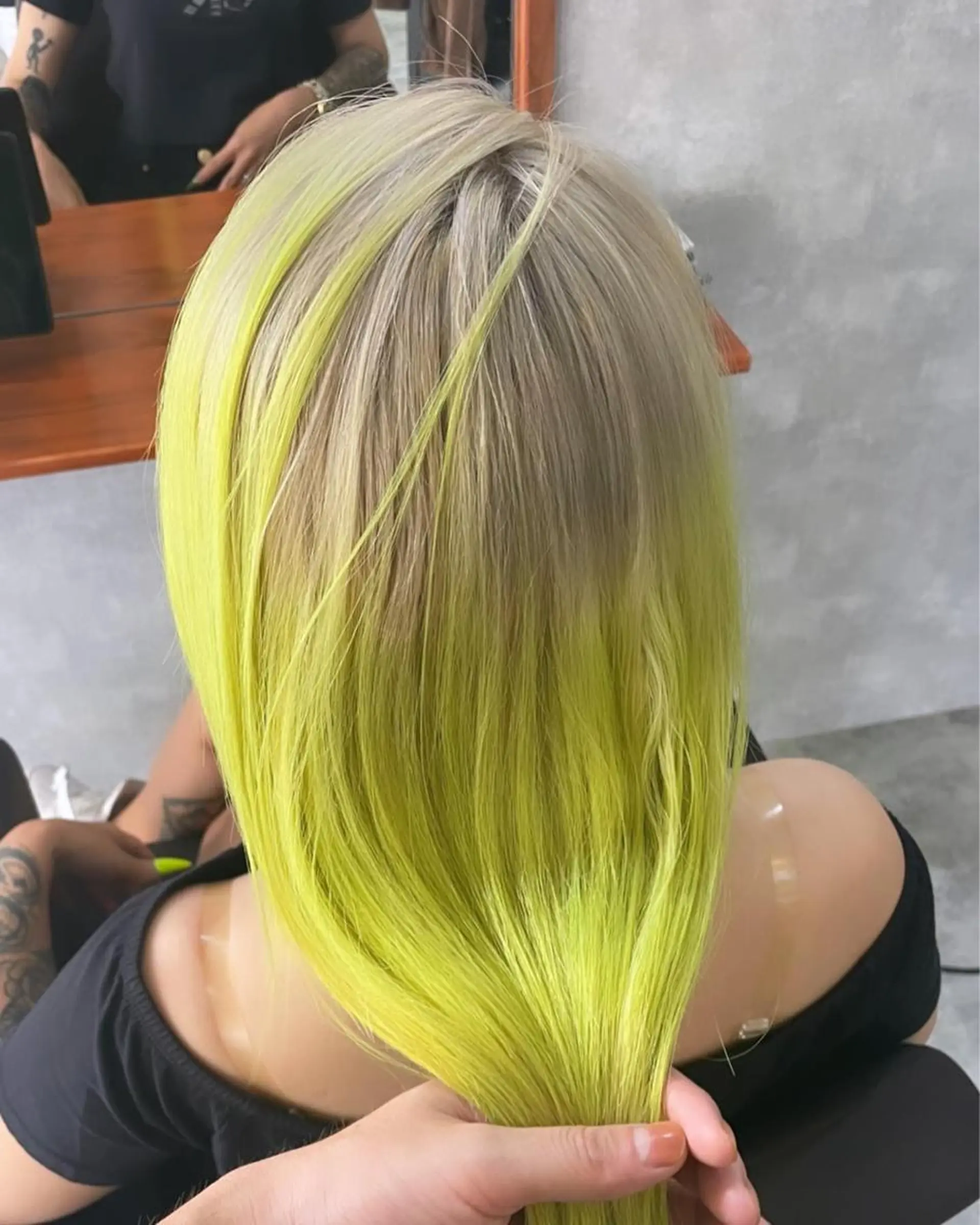 ロング andKおもろまち店 艶ダブルカラー✨のヘアスタイル