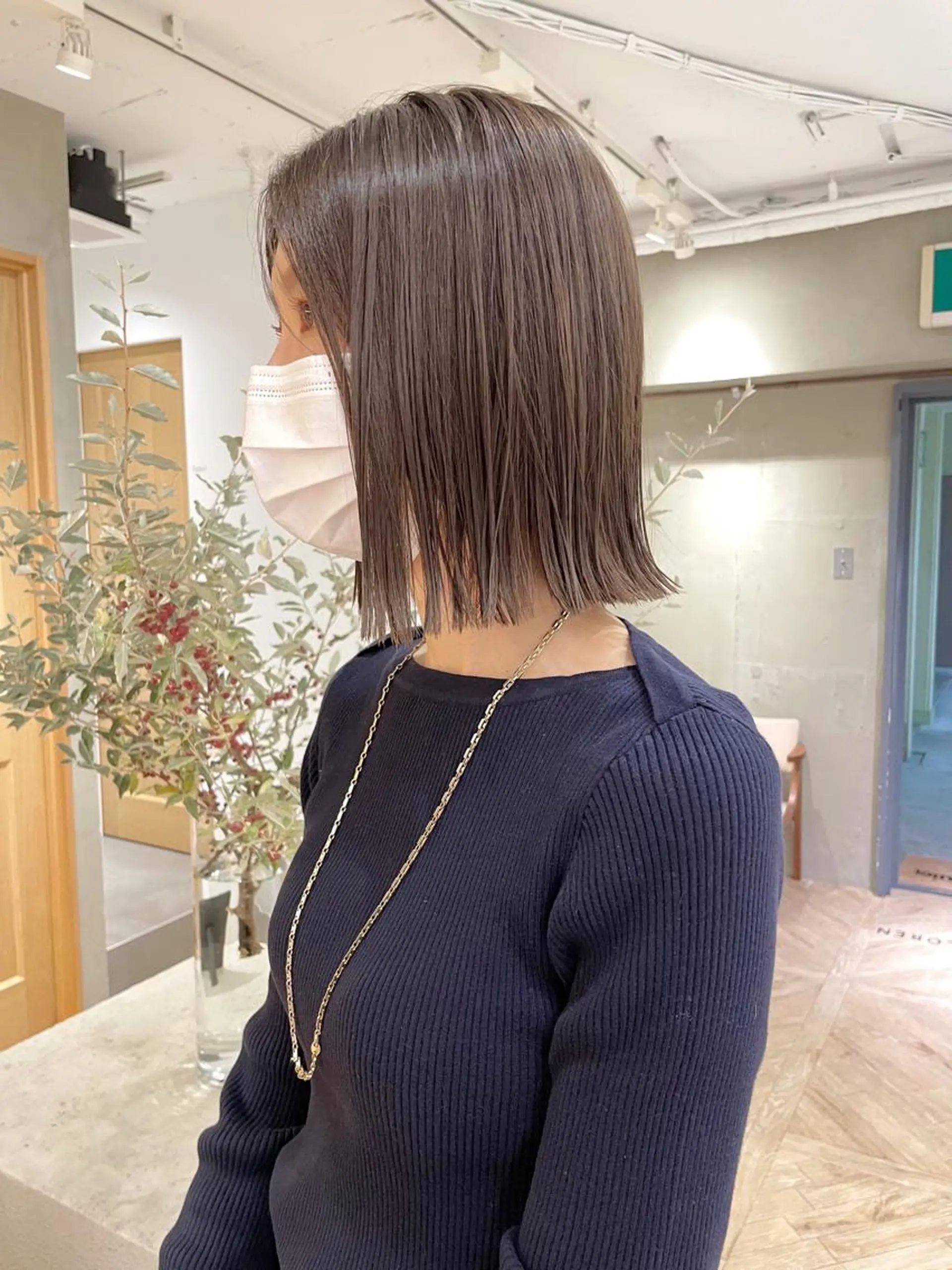 ミディアム カラー 切りっぱなしボブ ベージュカラー ブリーチ ケアブリーチ グレージュ カット ヘアカラー ボブ/縮毛矯正 🌟梅田盛一🌟のヘアスタイル