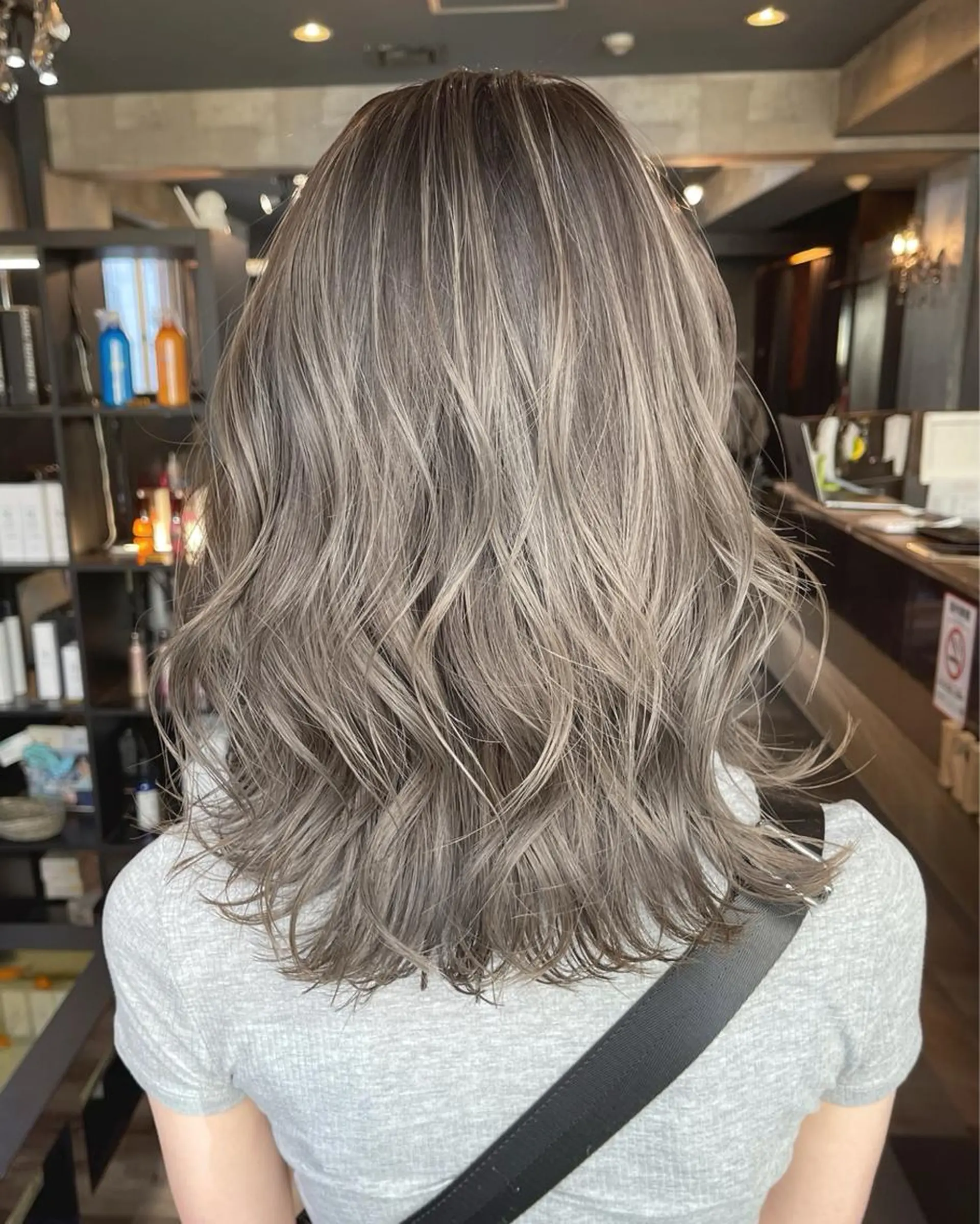ミディアム シールエクステ ボブ エクステ 外国人風カラー ハイライト KIRA スズキ タクヤ／店長のヘアスタイル