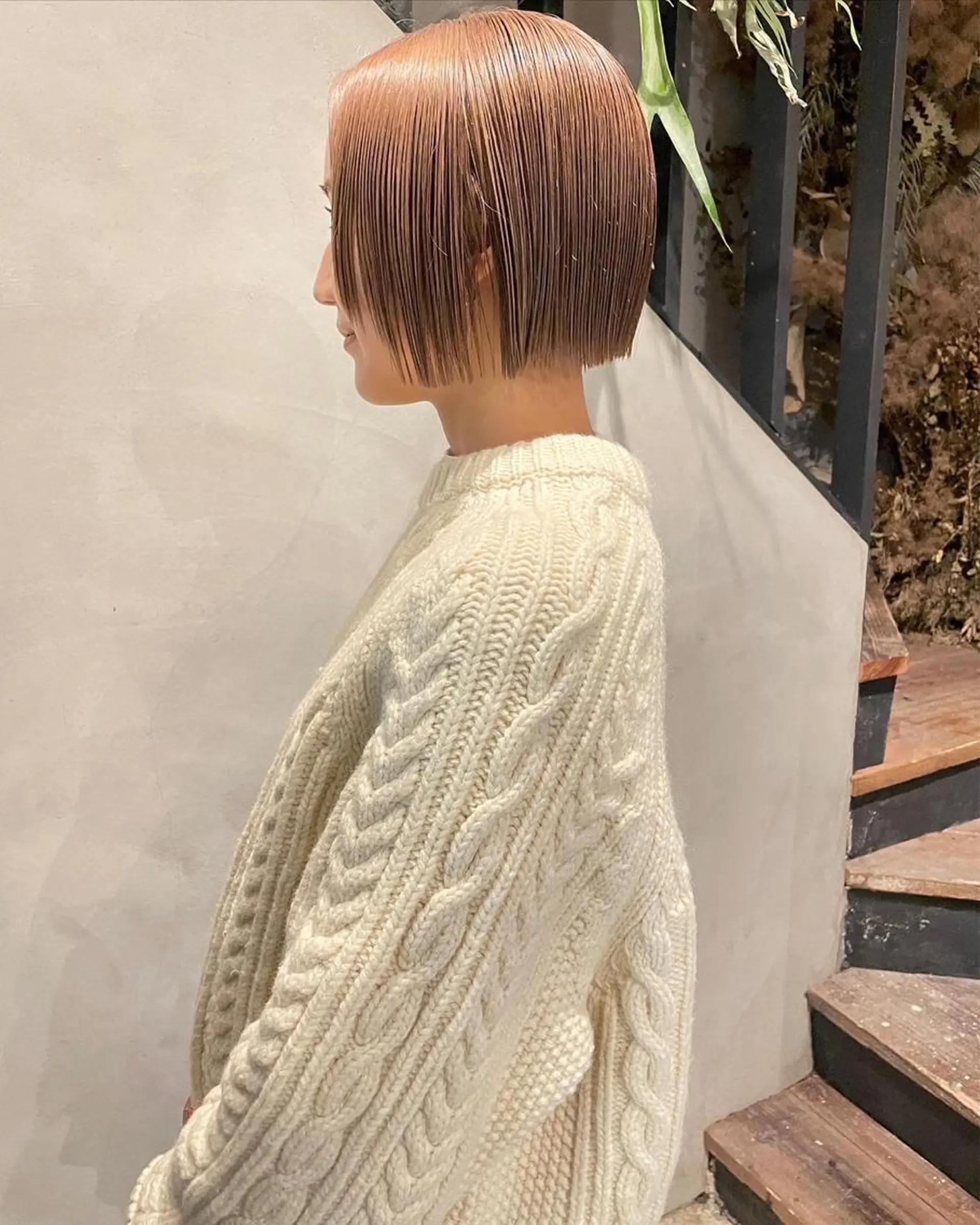 ミディアム カラー ベージュカラー ピンクカラー ピンクベージュ om's poka 伊藤百花のヘアスタイル