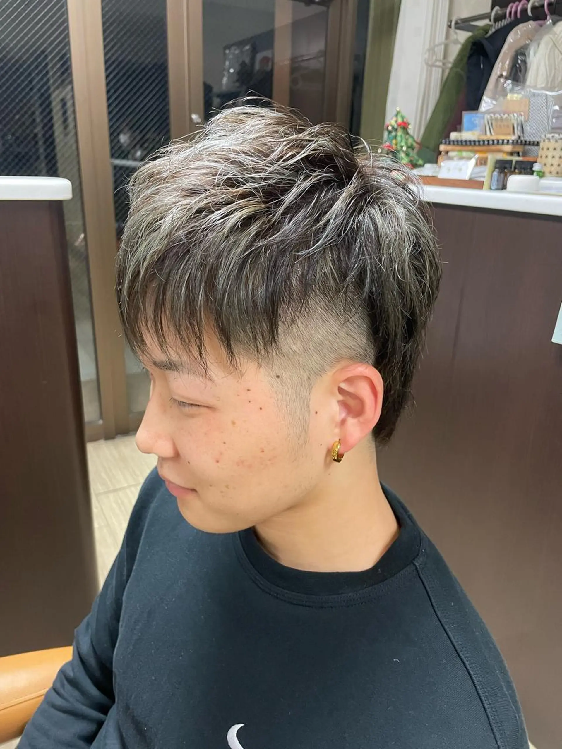 ショート カラー メンズ メンズハイライト ハイライトカラー ハイライト ヘアカラー 徳留 もも花のヘアスタイル