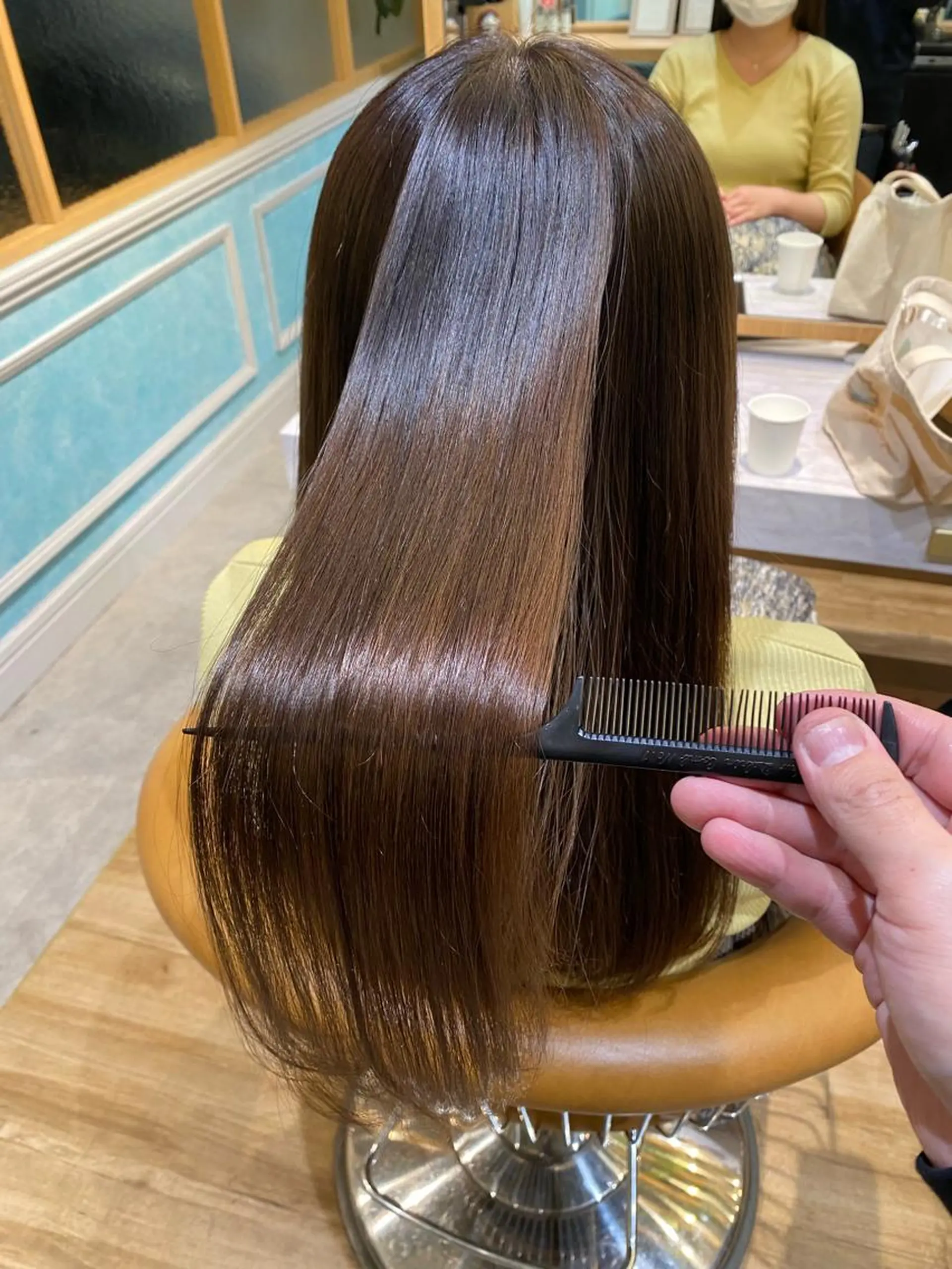 セミロング カット ヘアカラー トリートメント 山本翔一郎 韓国顔周りレイヤーのヘアスタイル