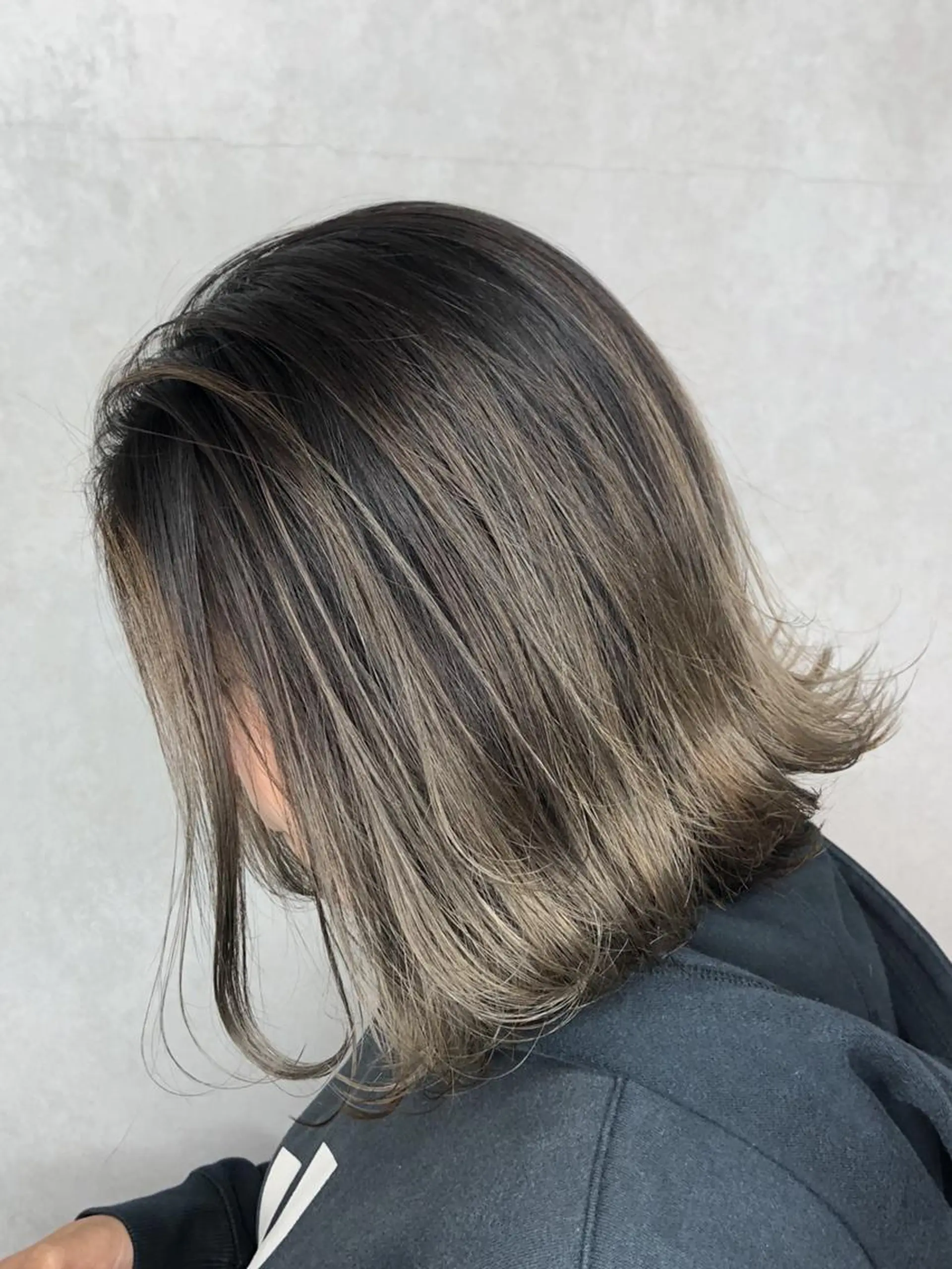 ショート カラー _WHITE 天王寺のヘアスタイル