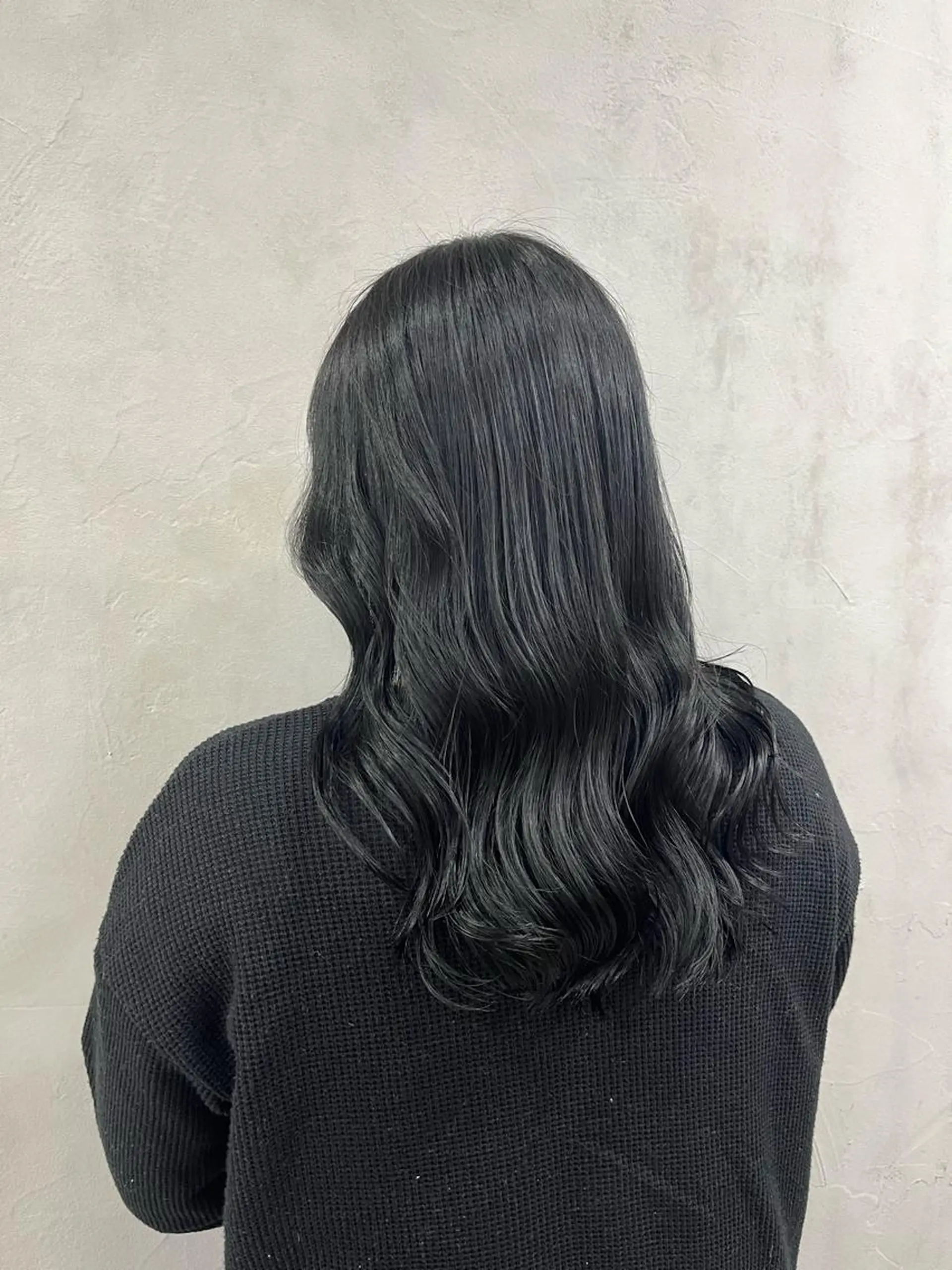 ロング カラー 黒髪 ブリーチ ネイビーカラー ブリーチなしカラー 🫧tomoka 透明感カラー🫧のヘアスタイル