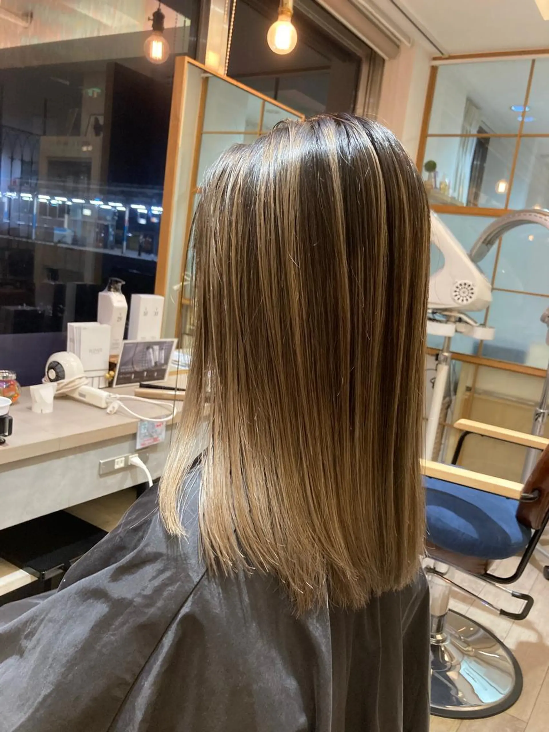 ミディアム カラー ヘアカラー ブリーチカラー🌈 石垣翔太のヘアスタイル