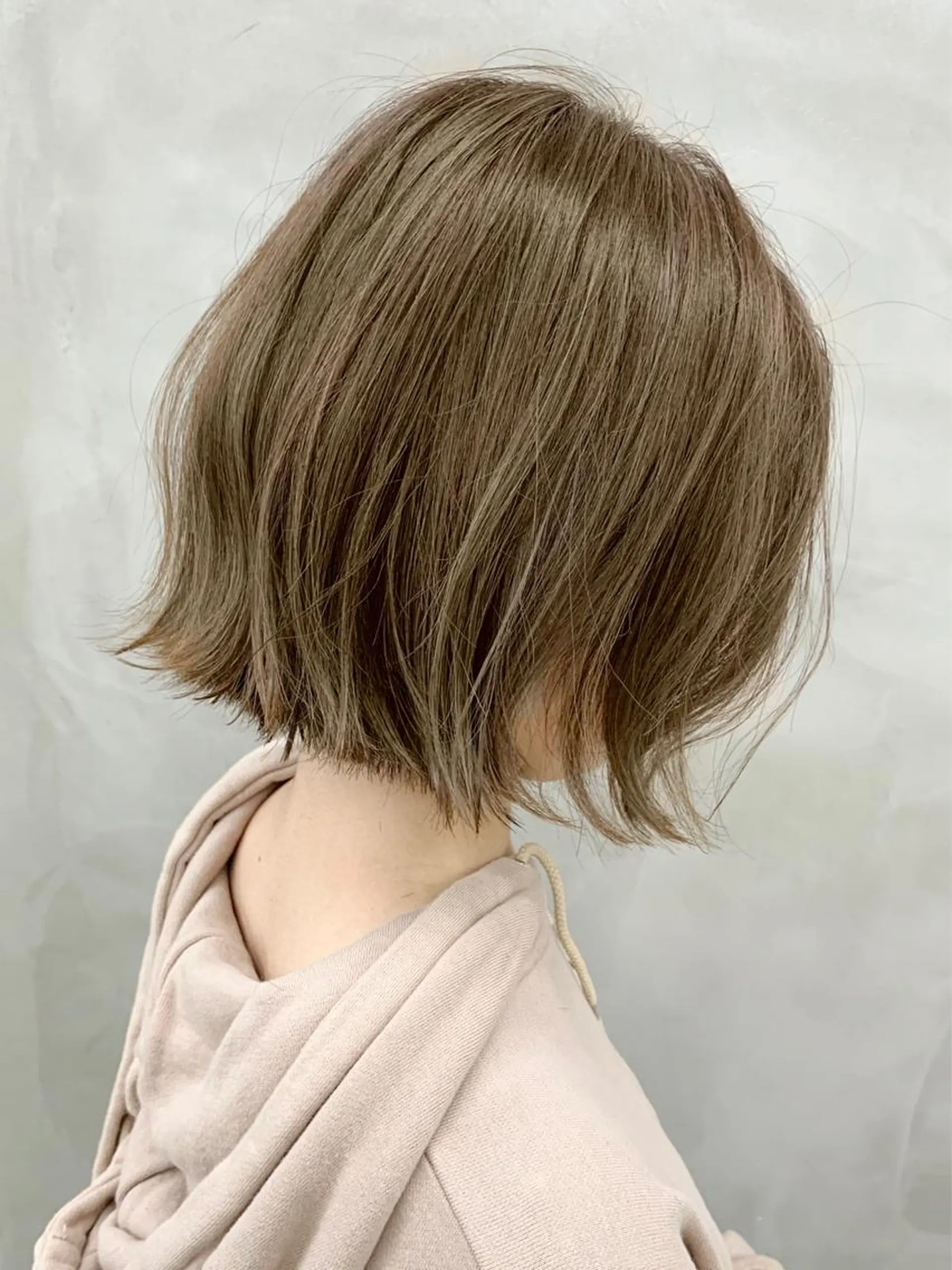 カラー 切りっぱなしボブ ベージュカラー イルミナカラー ボブ ヘッドスパ (女性限定)🍋モエのヘアスタイル