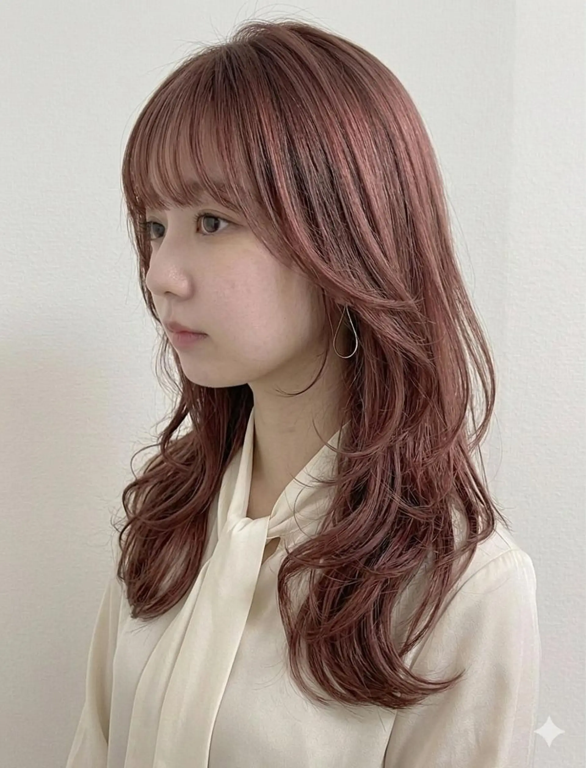 ロング ANHUTTE モデル募集のヘアスタイル