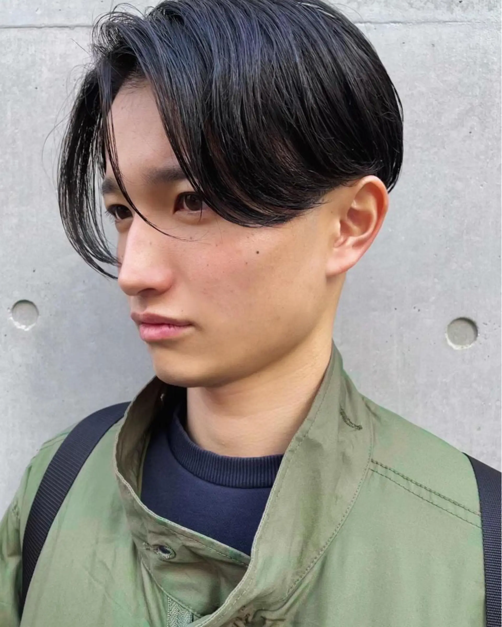 ショート メンズ センターパート フェードカット 刈り上げ カット トリートメント 村上雅人 ナチュラルモードのヘアスタイル