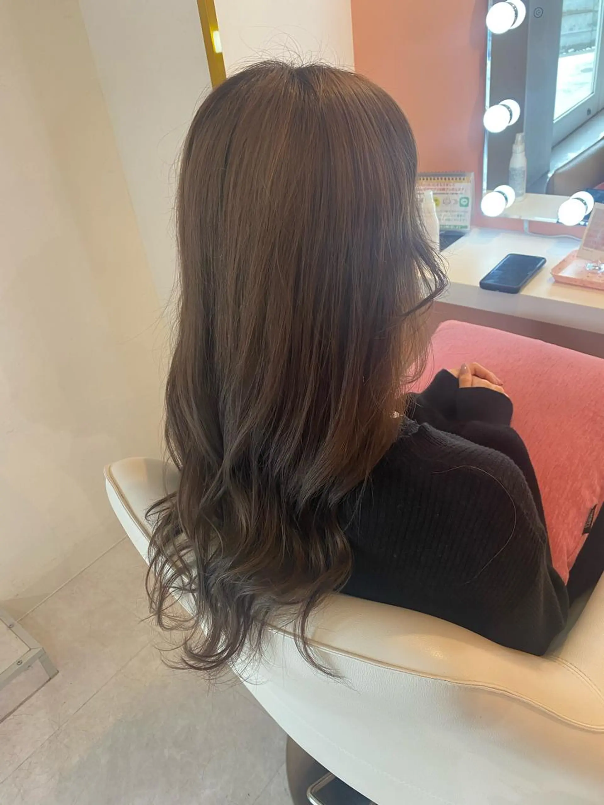 ロング ヘアカラー 梛木 唯のヘアスタイル