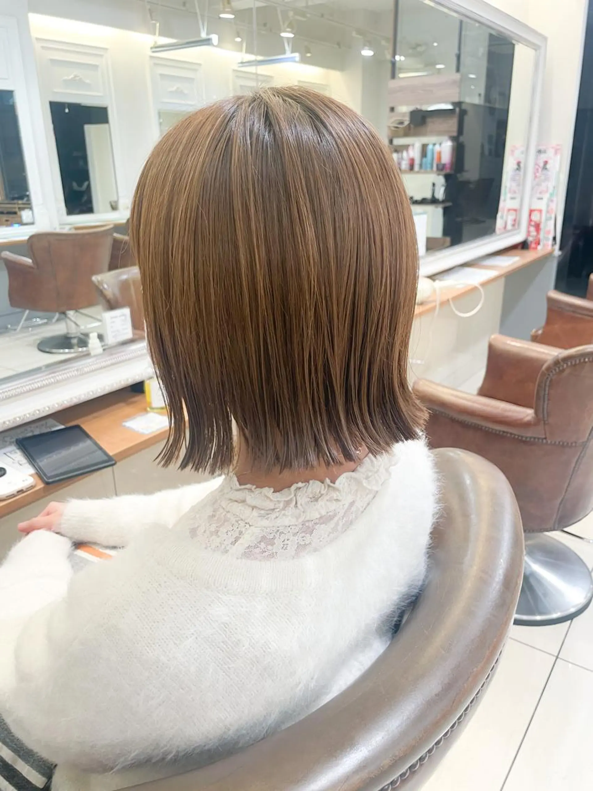 ミディアム カラー 切りっぱなしボブ ベージュカラー ブリーチ ブリーチなしカラー ボブ カット トリートメント ✨カラー支持No.1 🧸ワキ カナコ🧸のヘアスタイル