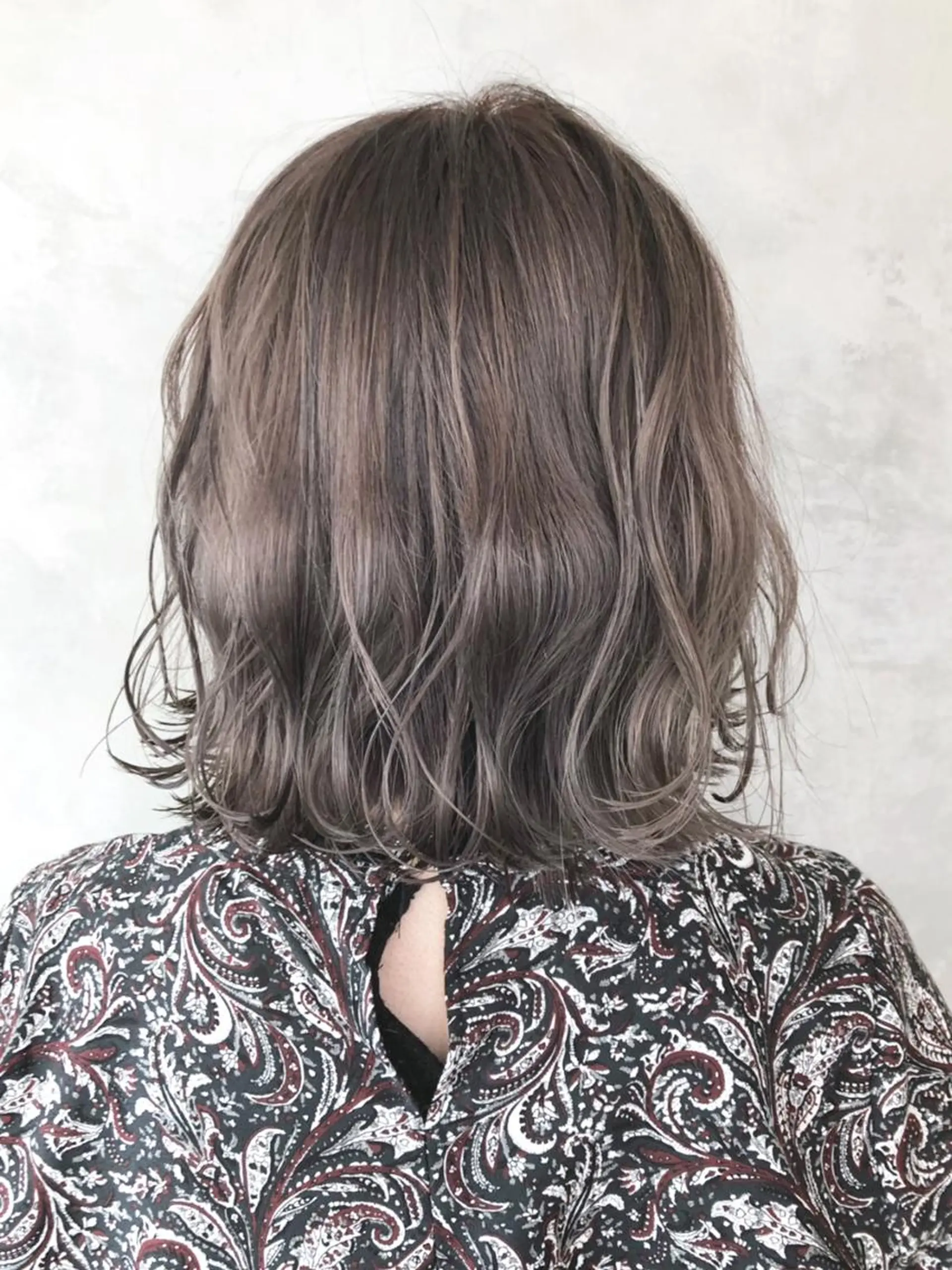 ミディアム カラー パーマ ヘアアレンジ グレージュ ITbyALBUM 中野店のヘアスタイル