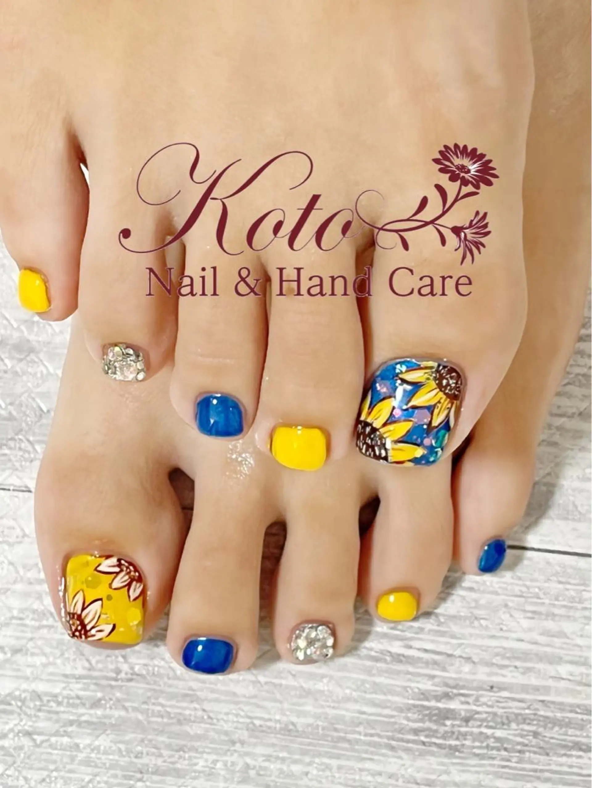 ネイル 長さ出し フットネイル フレンチネイル ジェルネイル ラメ(グリッター) Risa ネイルサロンKOTOのネイルデザイン