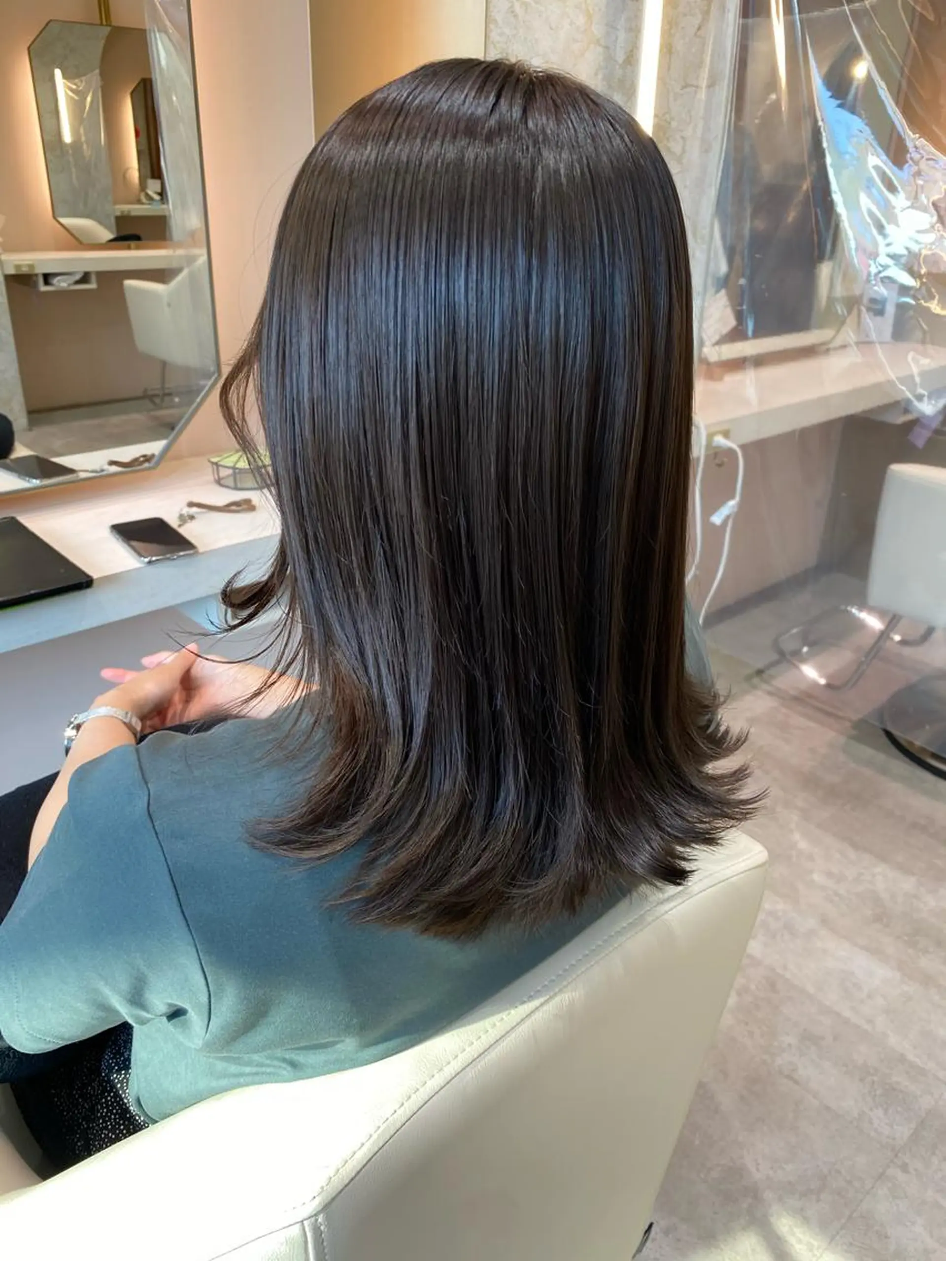 ミディアム カラー 店長/mao/ 前髪/顔周りカットのヘアスタイル