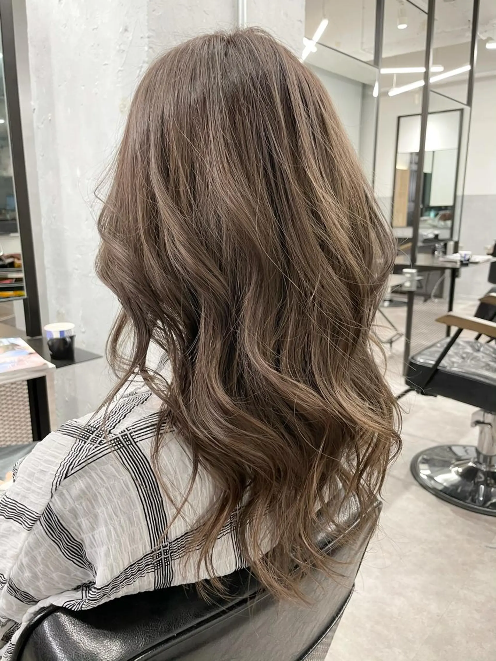 セミロング ヘアカラー トリートメント 色気レイヤー& ショートはお任せ🌟のヘアスタイル