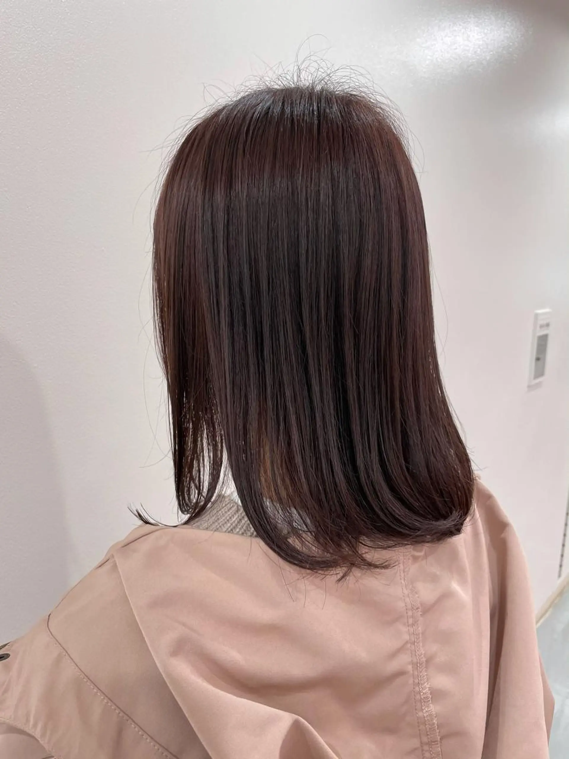 ミディアム カラー akane .のヘアスタイル