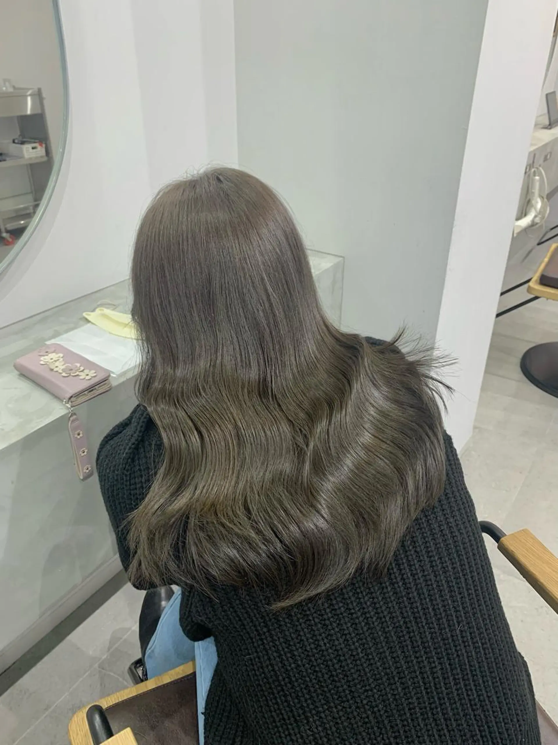 ロング カラー グレージュ オリーブグレージュ オリーブグレー カット ヘアカラー トリートメント little 小濱彰太のヘアスタイル