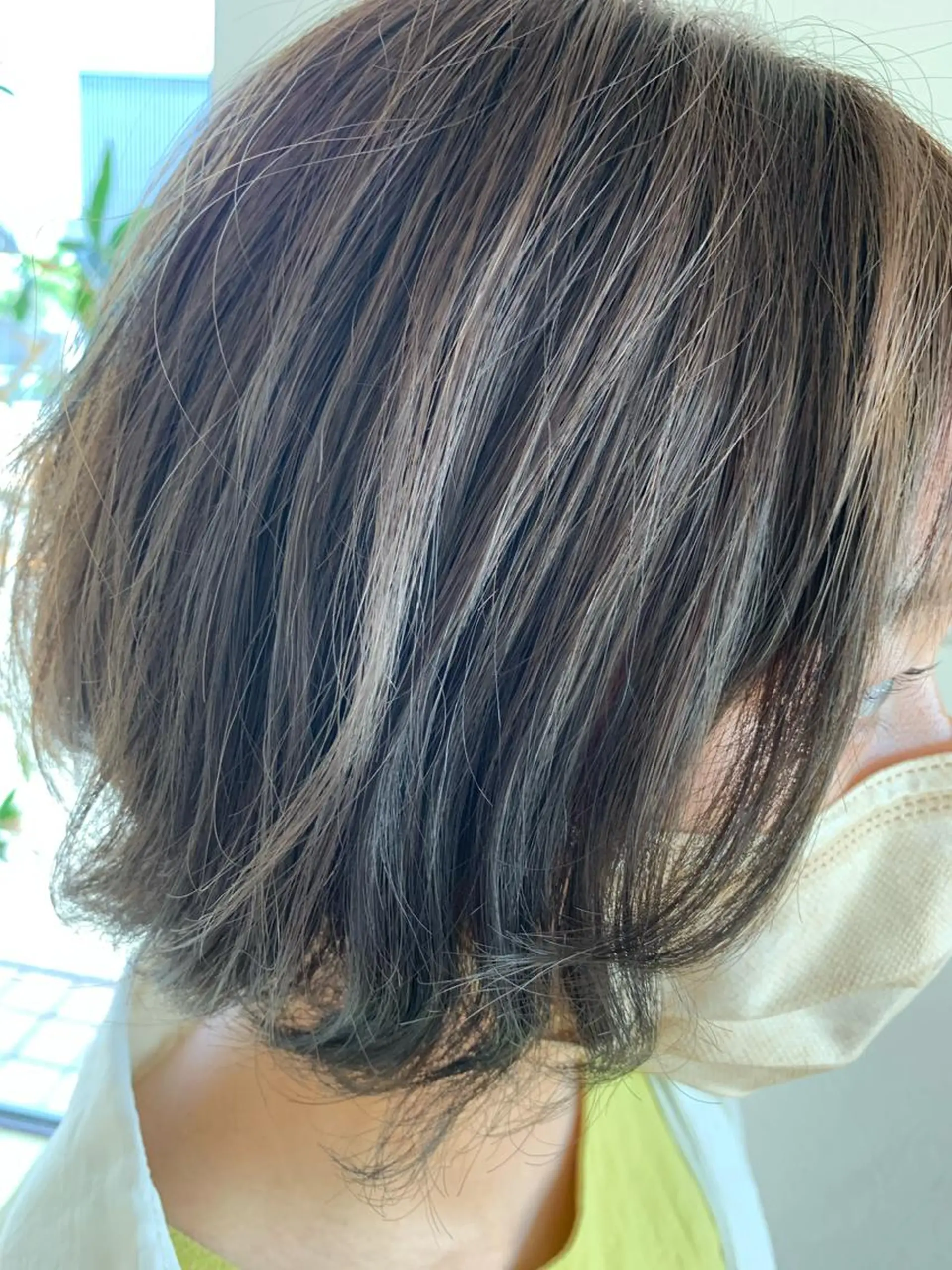 ショート カラー パーマ 柴田 結衣のヘアスタイル