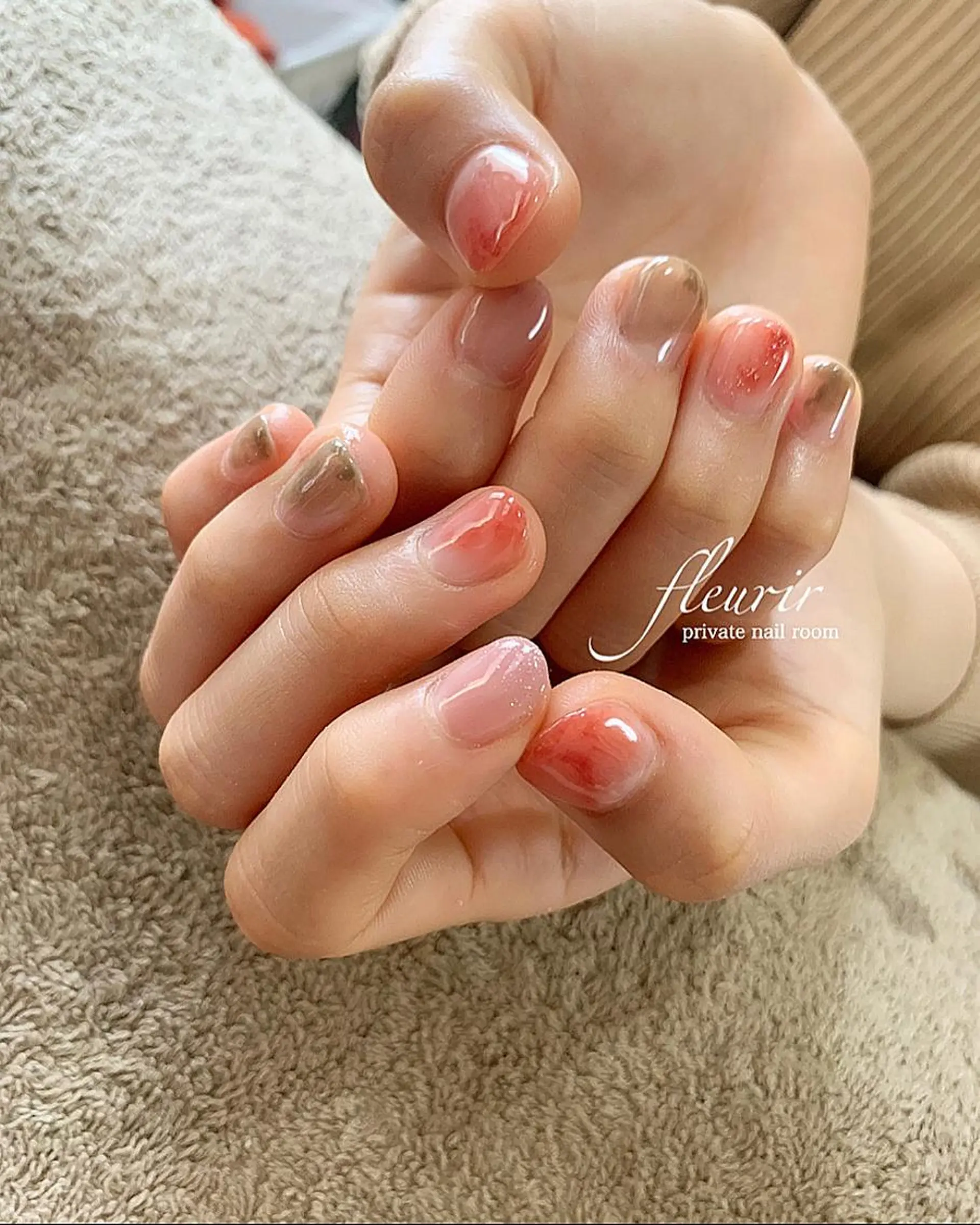 ネイル ニュアンスネイル フルリール 【プライベートサロンのネイルデザイン