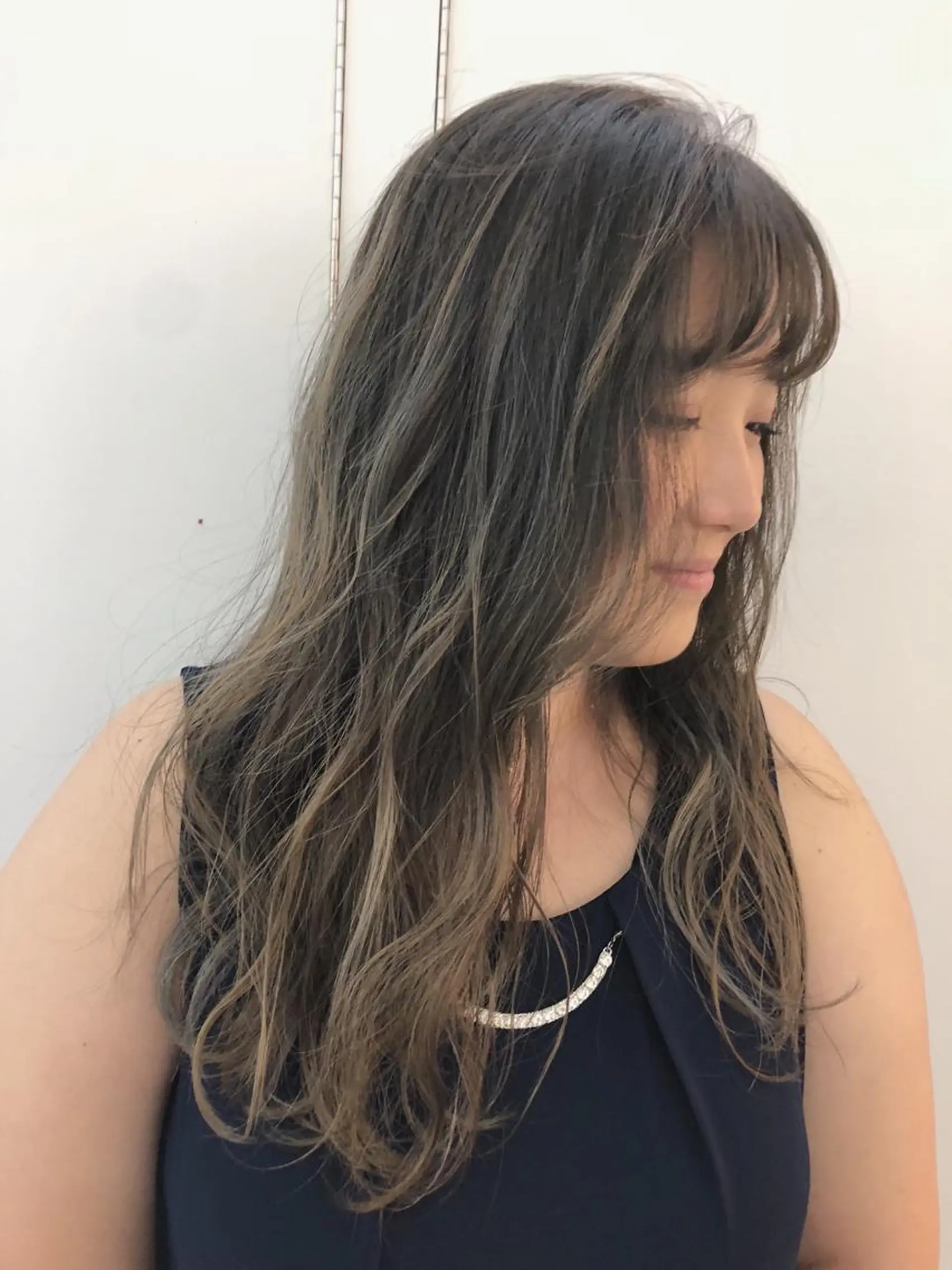 ロング カラー エクステ ハイトーン 💭黒崎ハルカのヘアスタイル