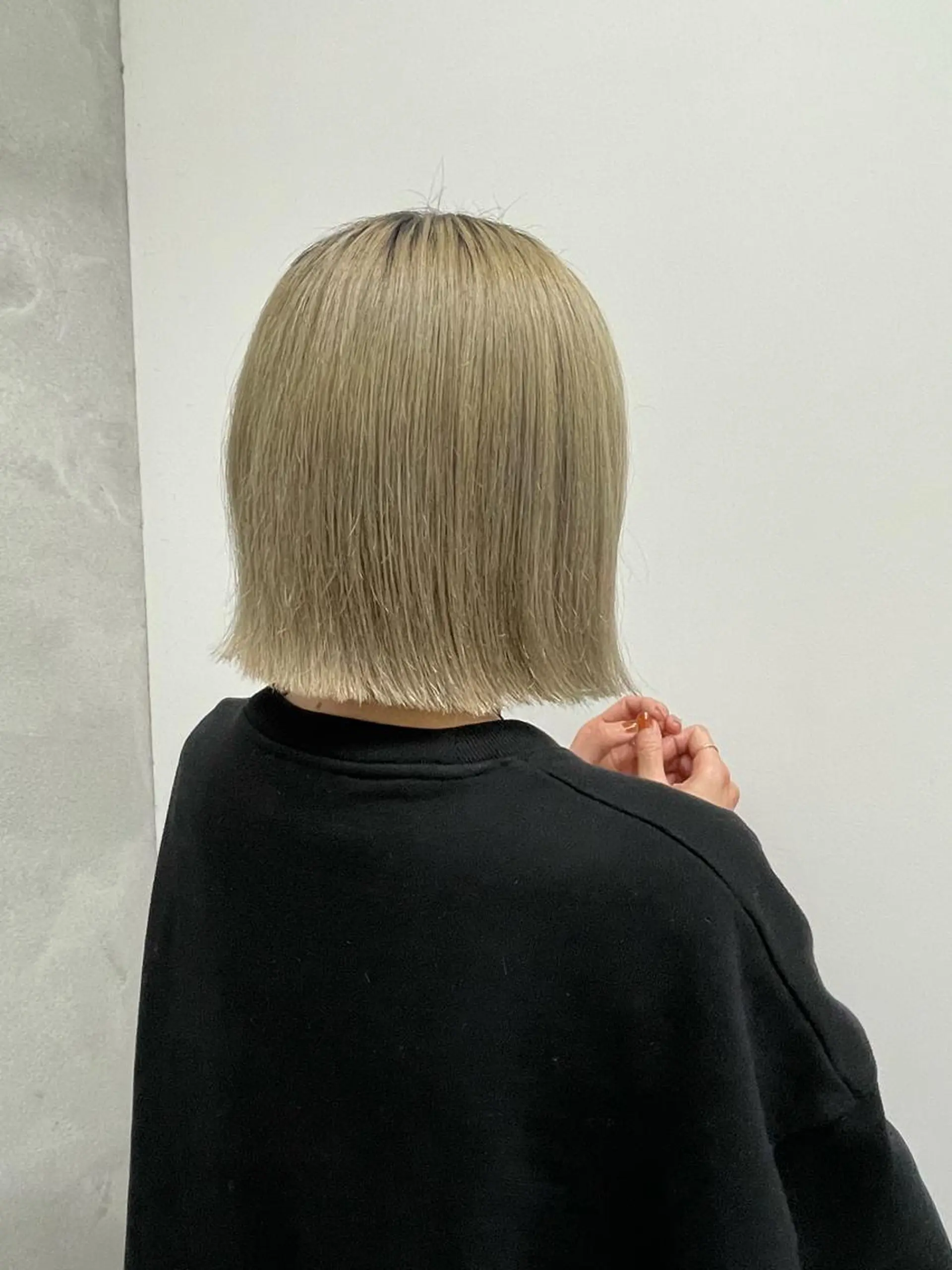 ショート ボブ カット 佐々木 芽衣のヘアスタイル