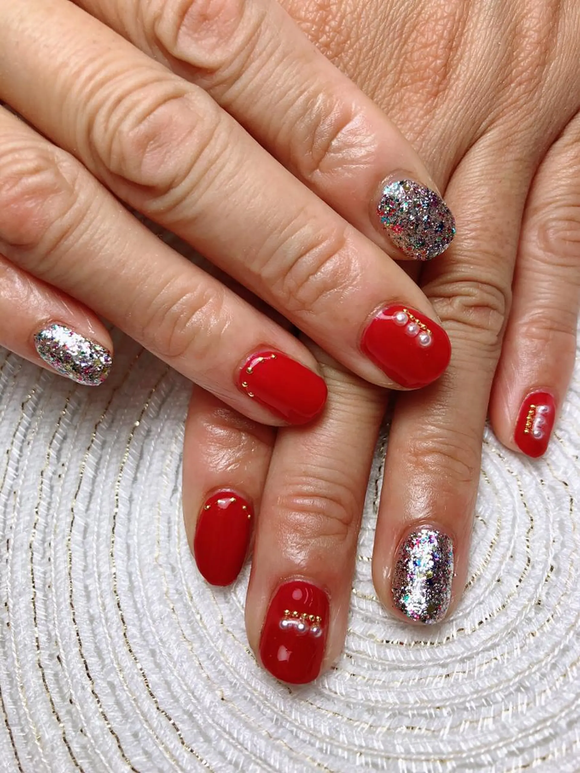 ネイル ジェルネイル ワンカラーネイル ストーンネイル 石原 夕華のネイルデザイン