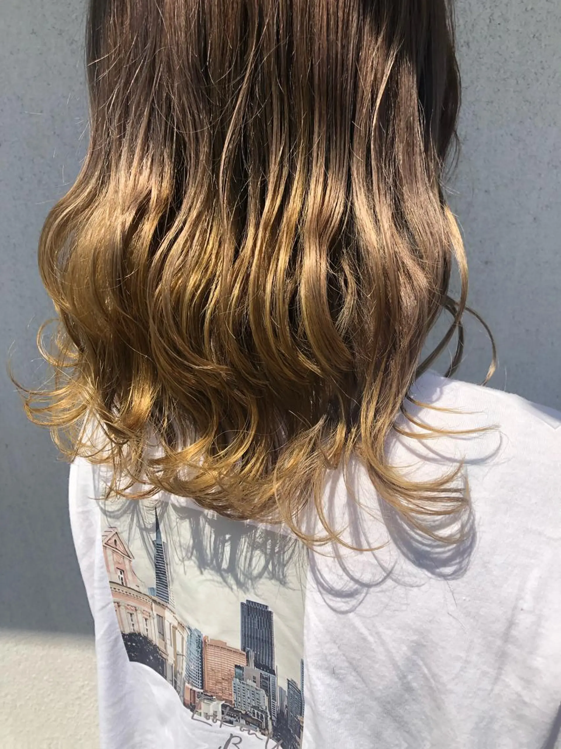 セミロング 山住 彩奈のヘアスタイル
