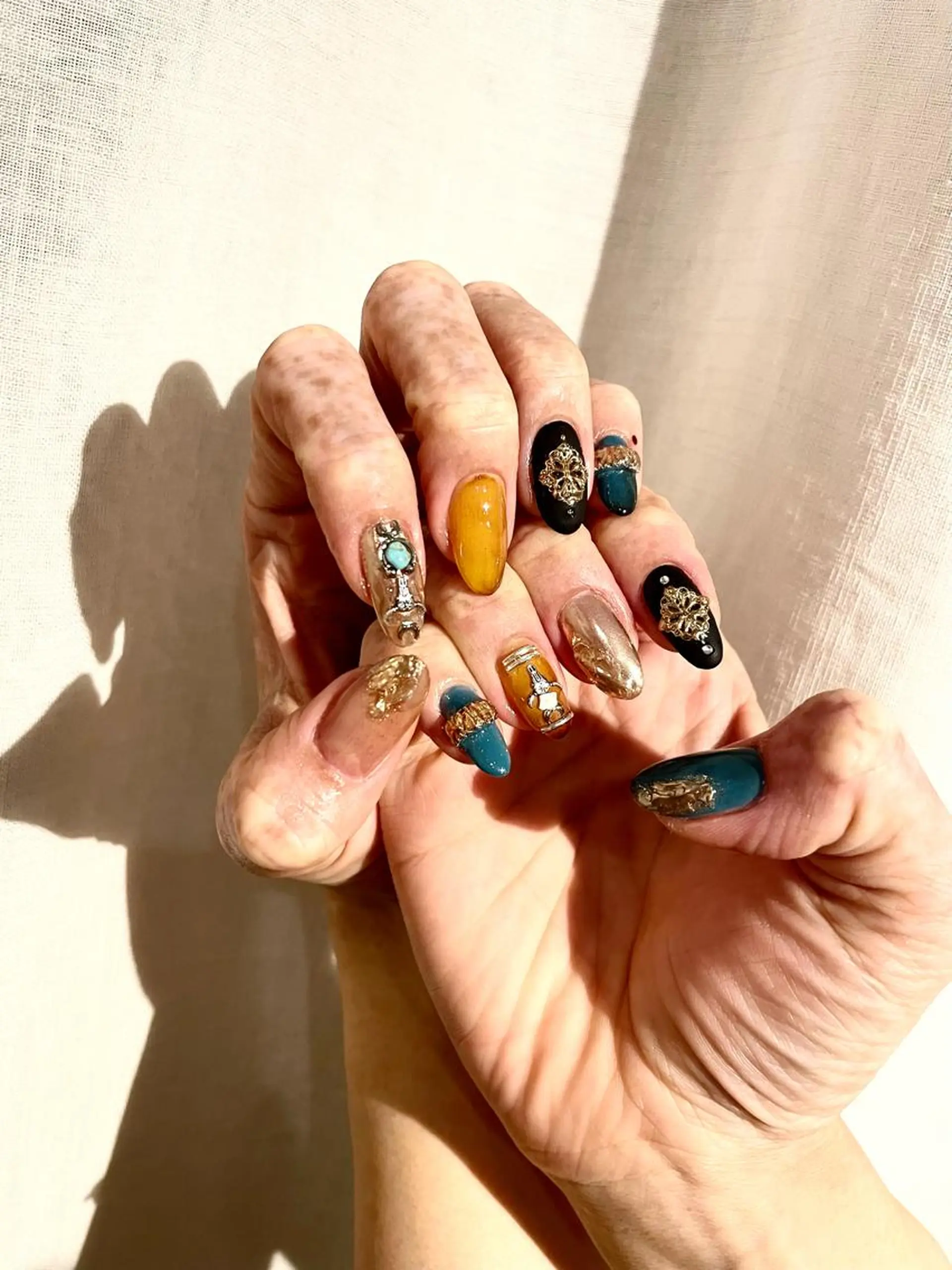 ネイル 土屋 智子のネイルデザイン