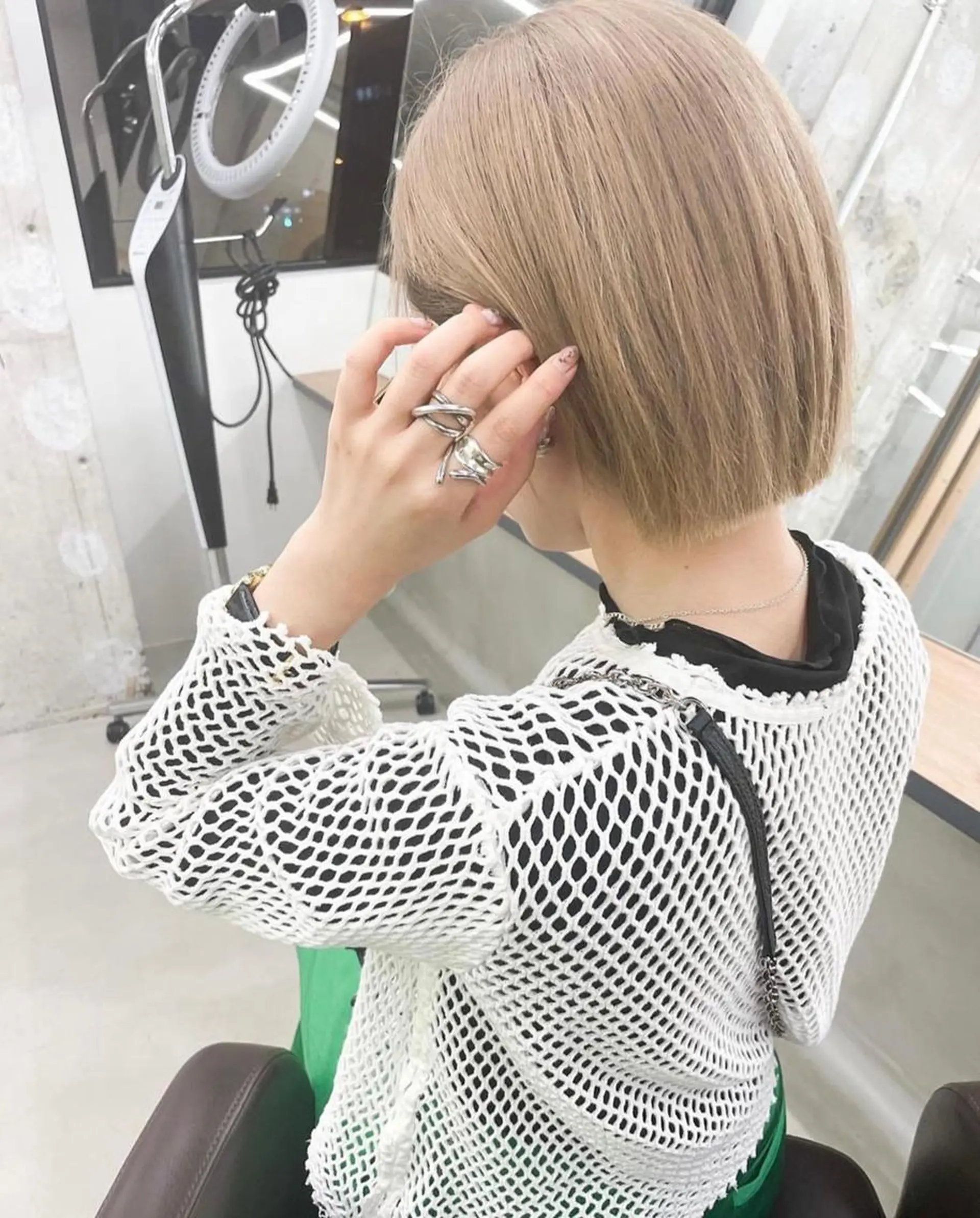 ミディアム パーマ カラー ヘアアレンジ ミディアムパーマ バレイヤージュ ブリーチ ケアブリーチ デザインカラー カット 縮毛矯正 トリートメント 初めでも安心🌟 newi町田✂のヘアスタイル