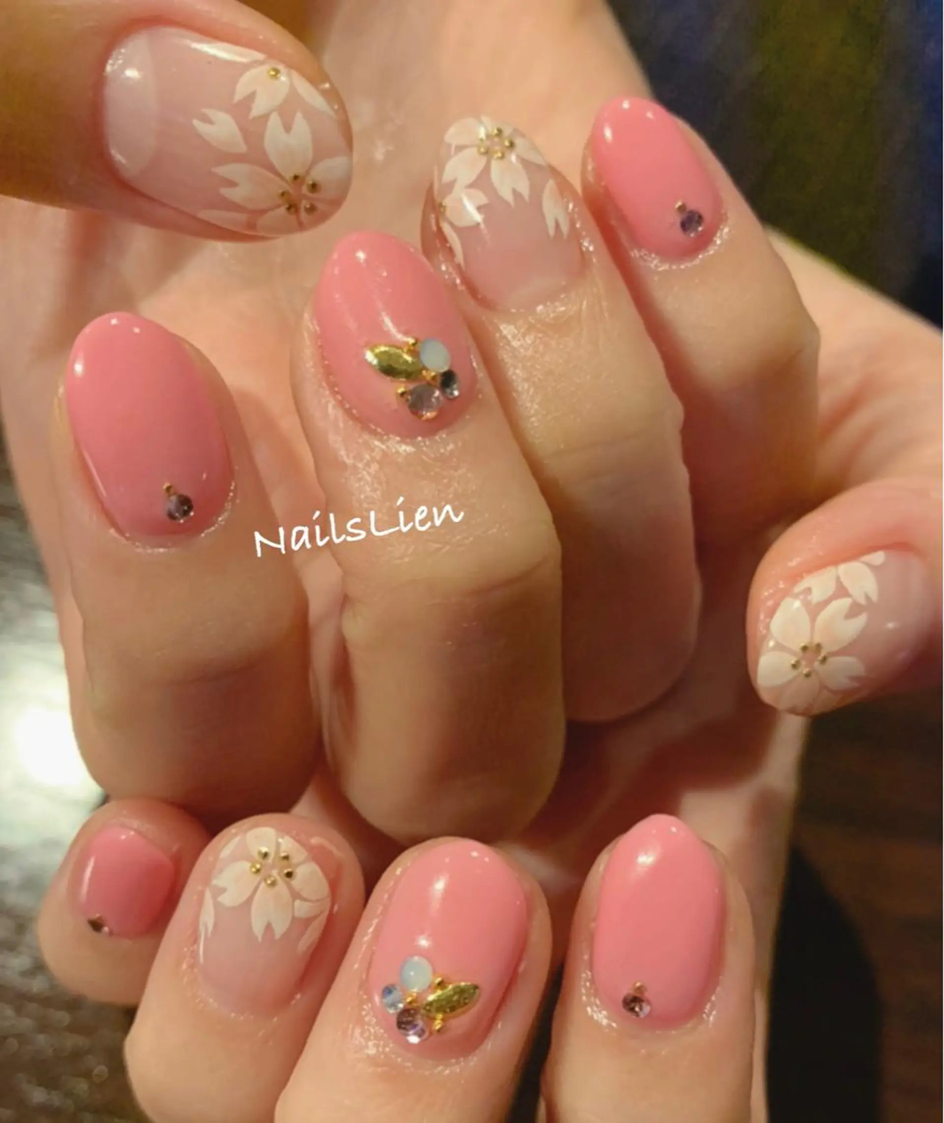 ネイル 桜ネイル フラワーネイル フレンチネイル 春ネイル studio e n / RiNのネイルデザイン