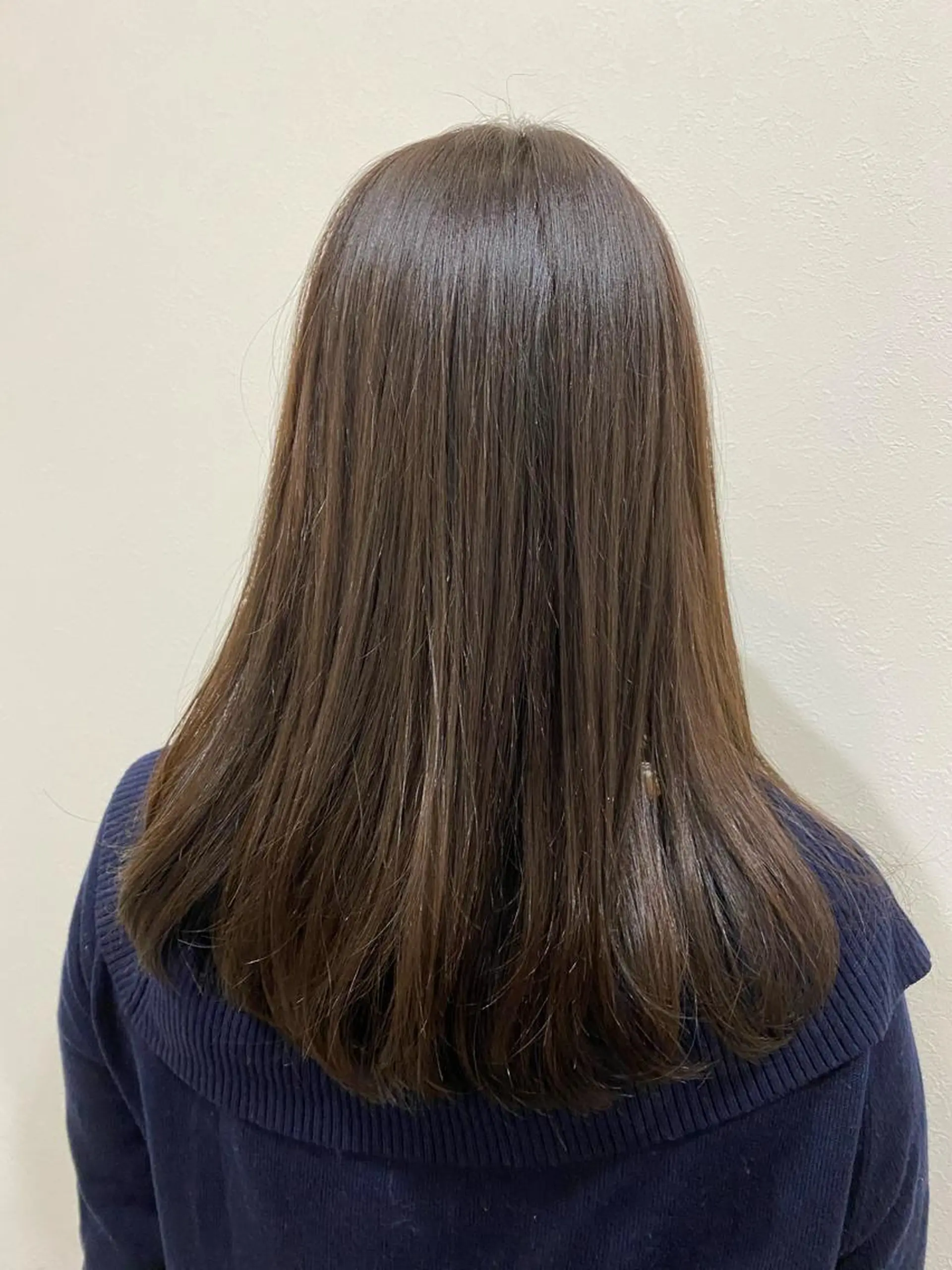 セミロング カラー Ashanti 磯崎のヘアスタイル