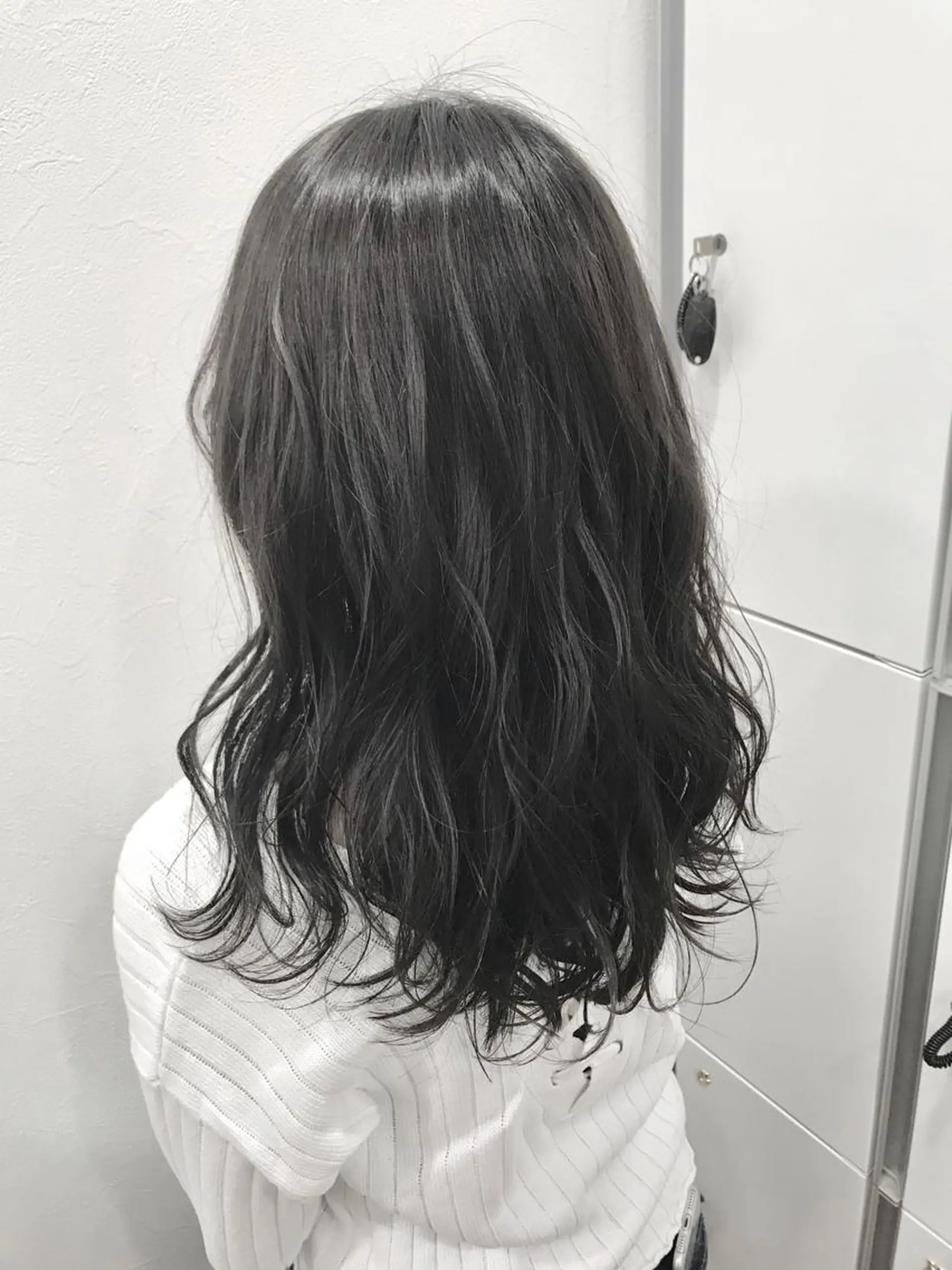 セミロング カラー ダークグレー 髪質改善×METEO 店長 貞松直也のヘアスタイル