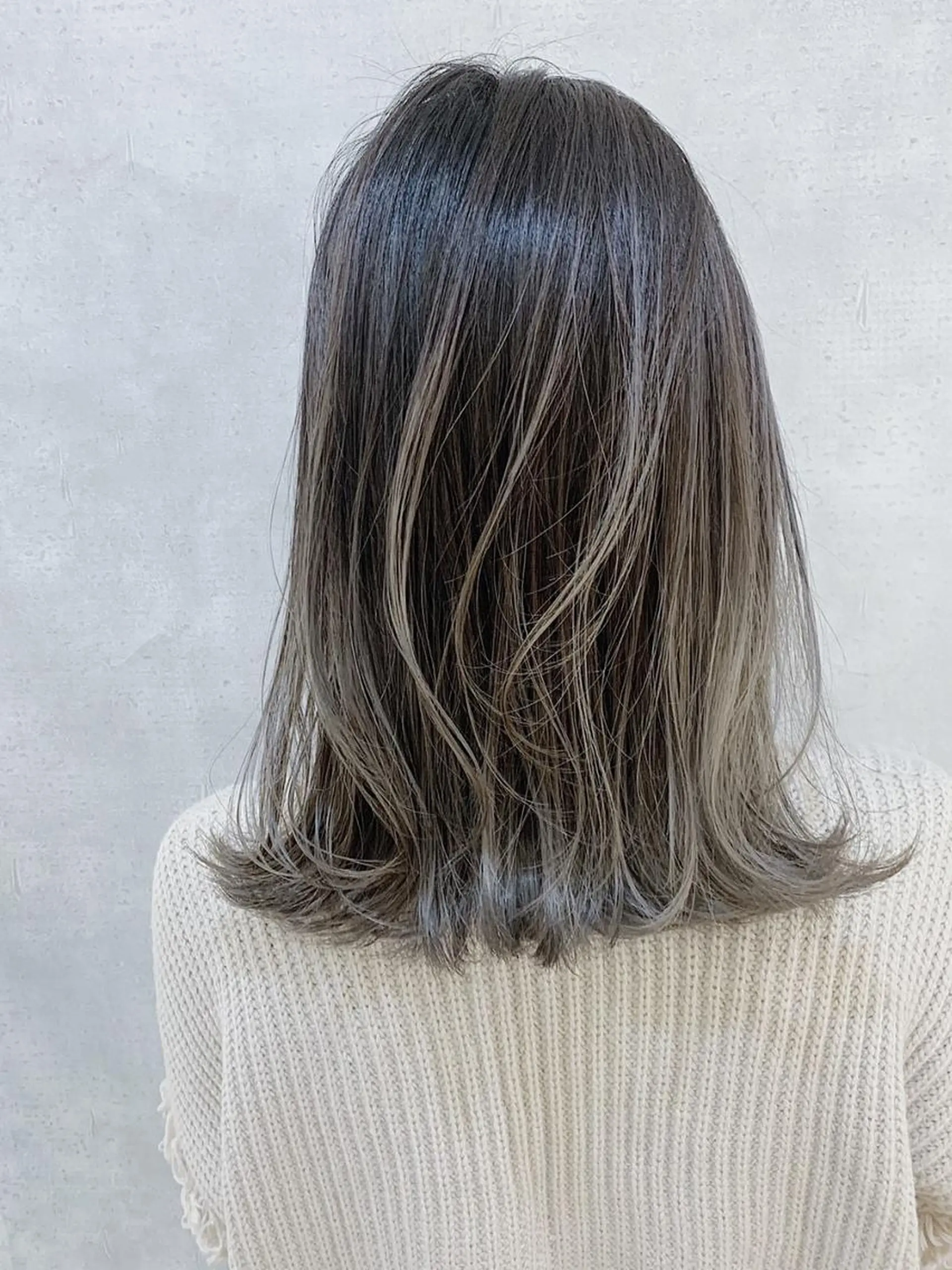 ミディアム カラー MOU namba ムウナンバのヘアスタイル