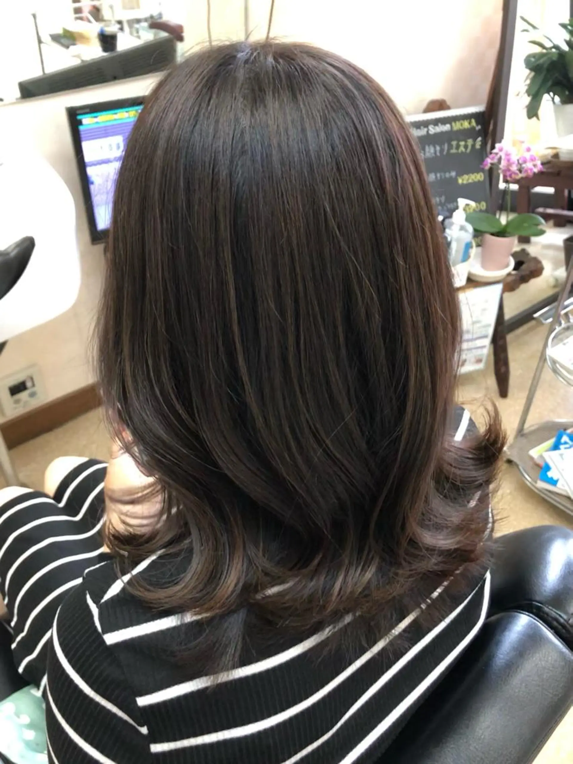 セミロング カラー 石塚 浩のヘアスタイル