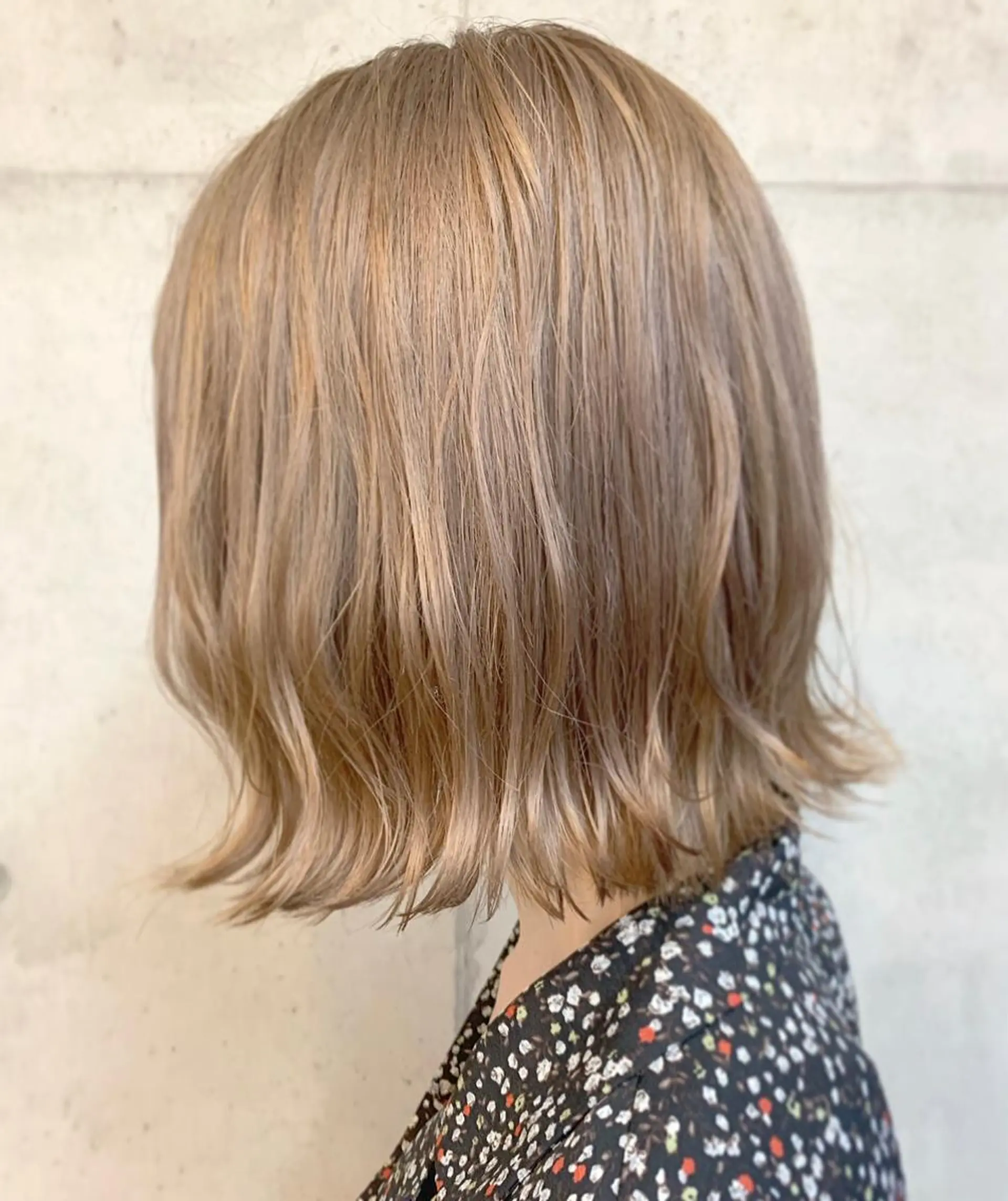 ミディアム カラー ベージュカラー ブリーチ ヘアカラー トリートメント 千 田のヘアスタイル