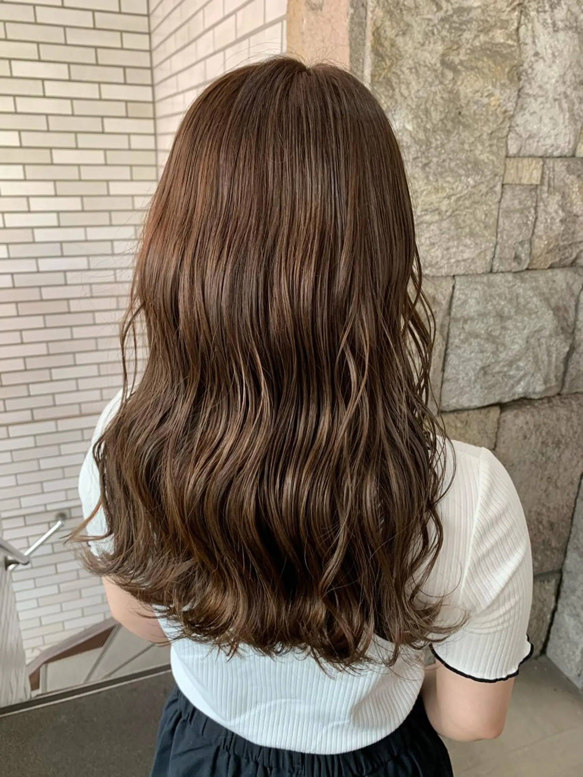 セミロング カラー 蓮見  友里のヘアスタイル