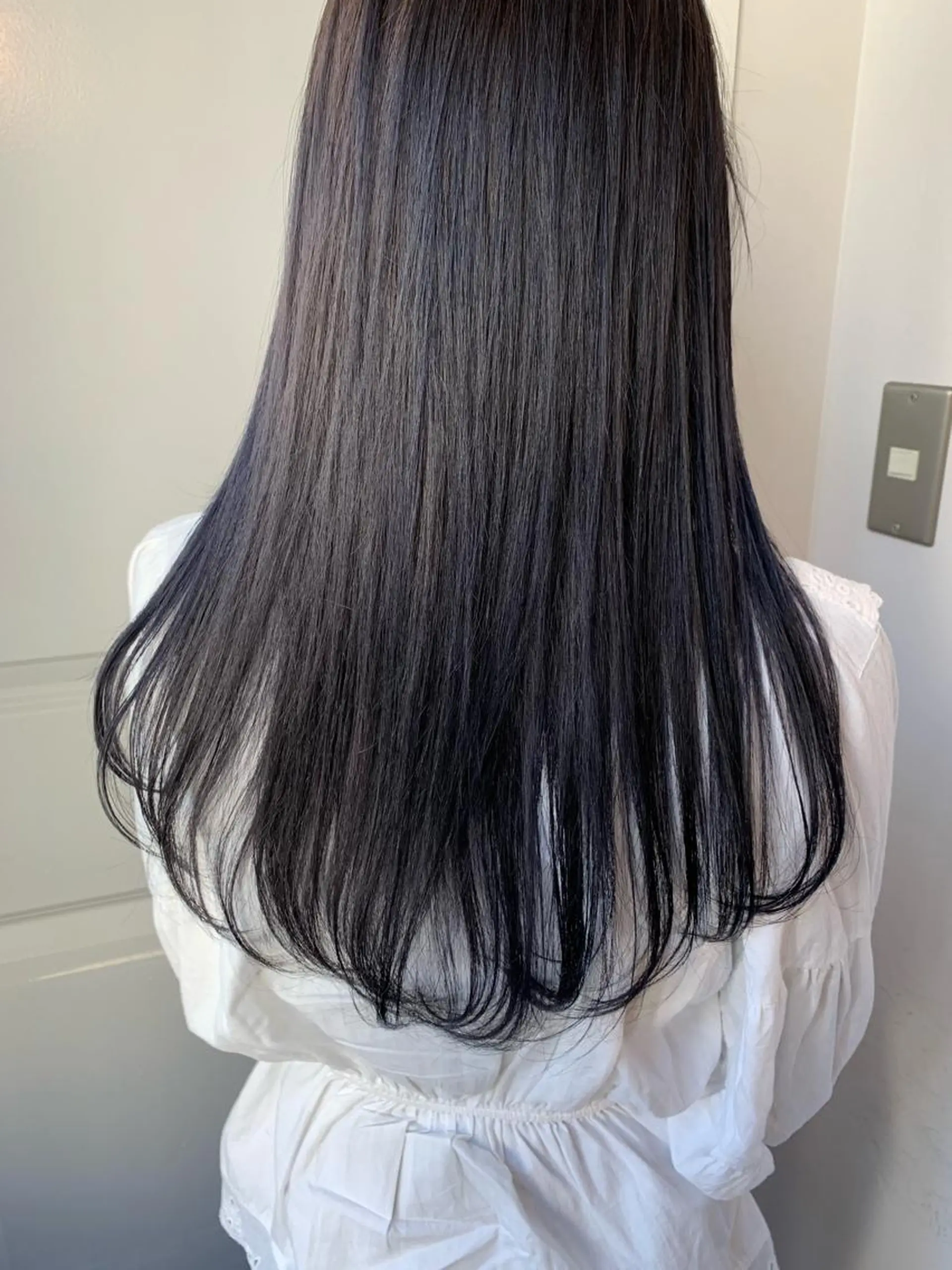 ロング カラー ブルーカラー ブルージュ 古賀 侑磨のヘアスタイル