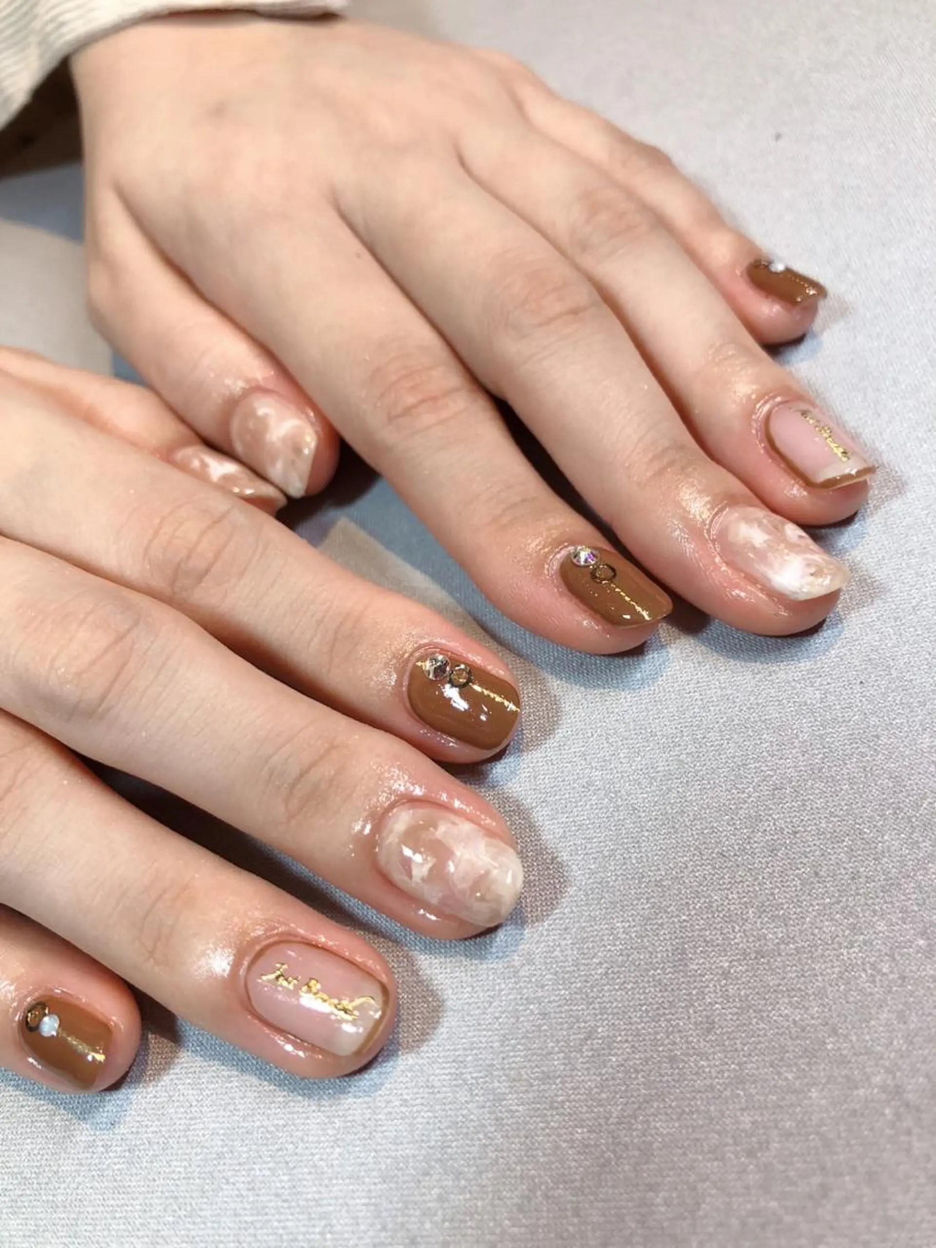 ネイル iiloo aromaworksのネイルデザイン