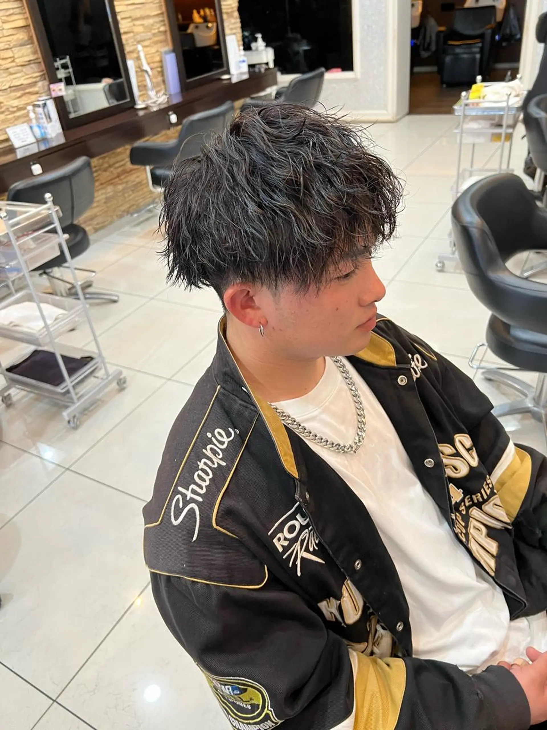 メンズ メンズパーマ 波巻きパーマ カット パーマ 福岡縮毛矯正✨️ ストレート 向井和輝のヘアスタイル