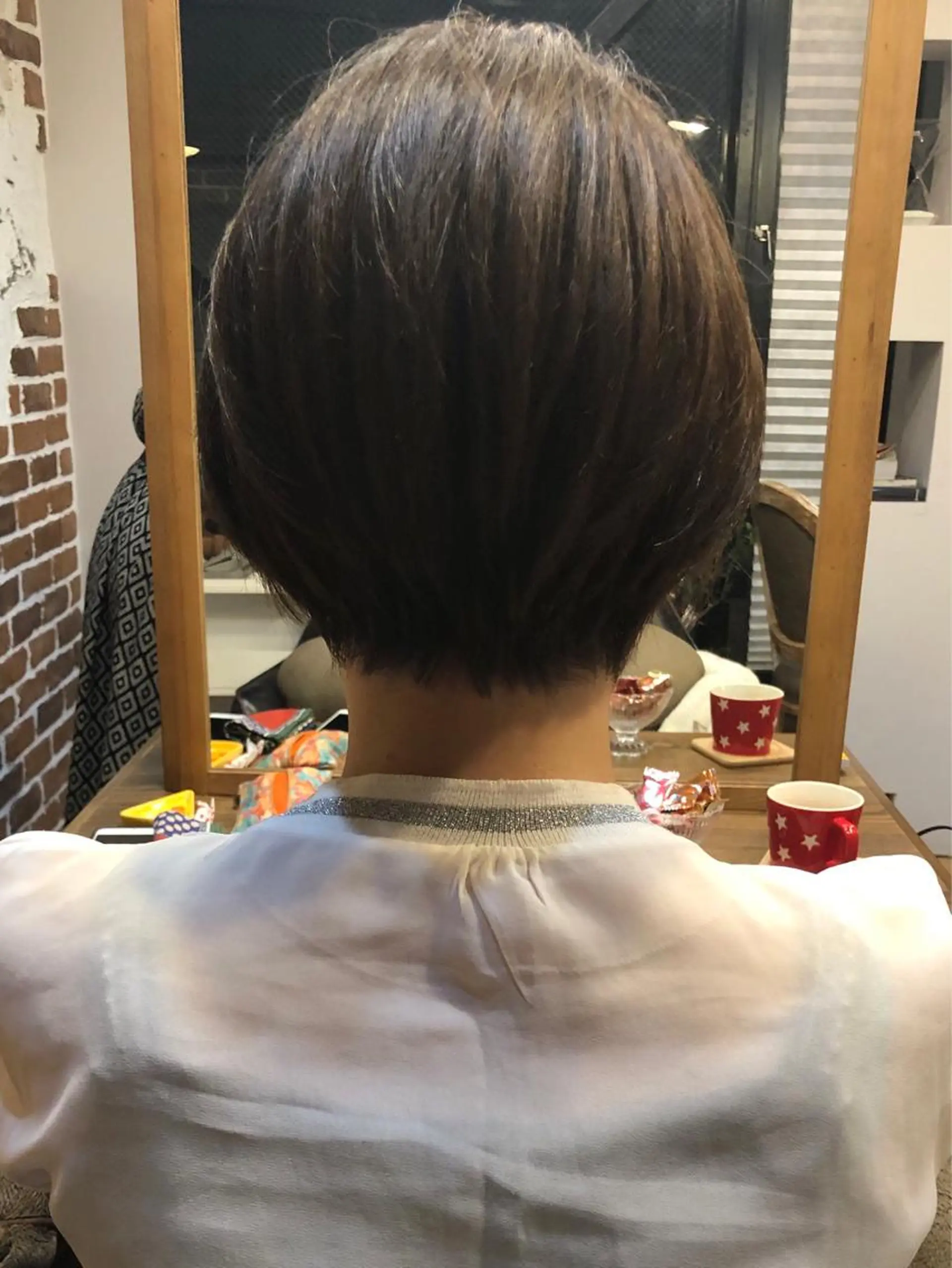 ショート 切りっぱなしボブ アッシュ ボブ 外国人風カラー ハイライト ショート職人 美容師【KENTA】のヘアスタイル