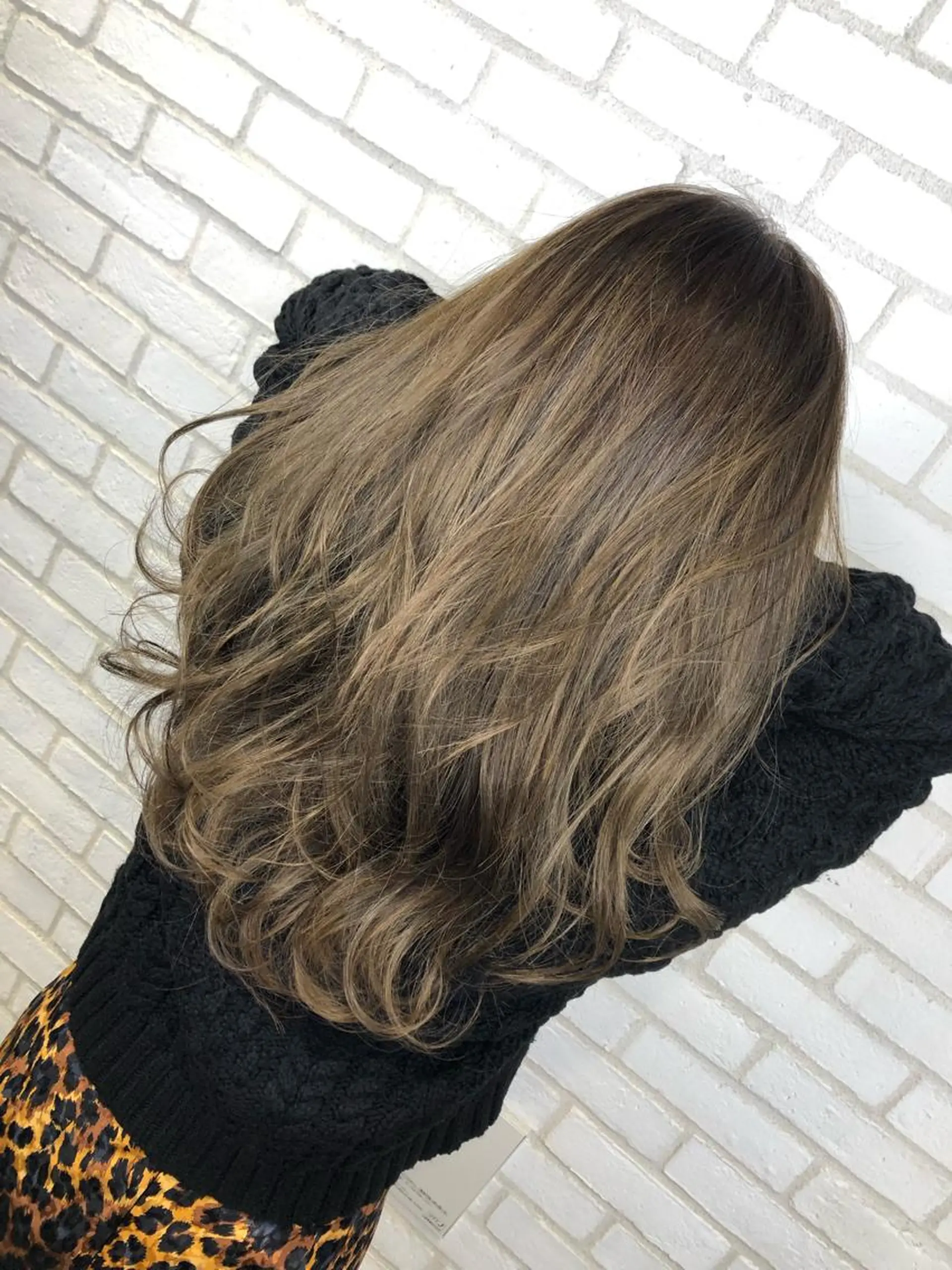 ロング カラー 小島 侑衣のヘアスタイル