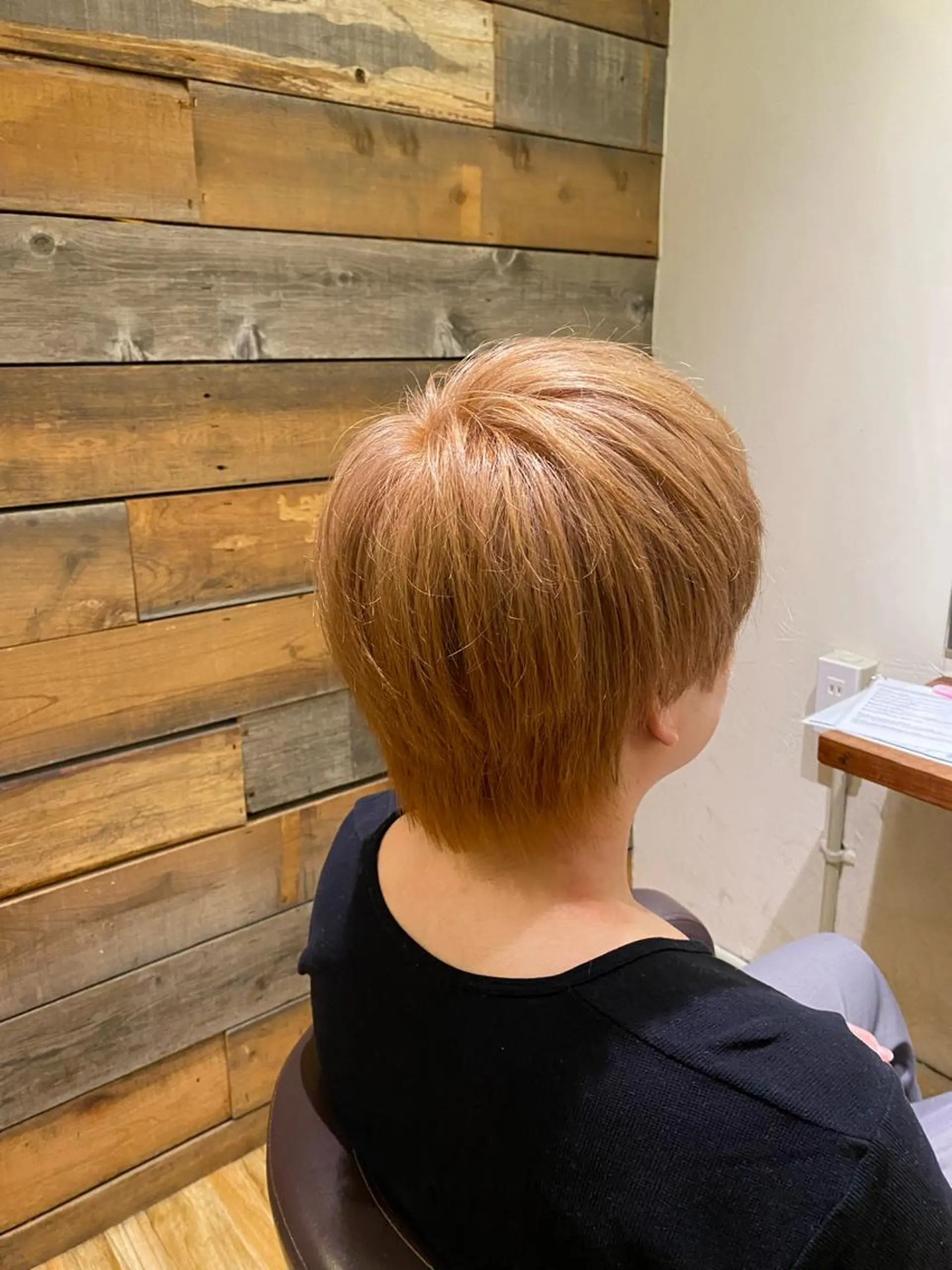 ショート カラー メンズ メンズブリーチ ベージュカラー ブリーチ カット ヘアカラー 三戸 修平のヘアスタイル