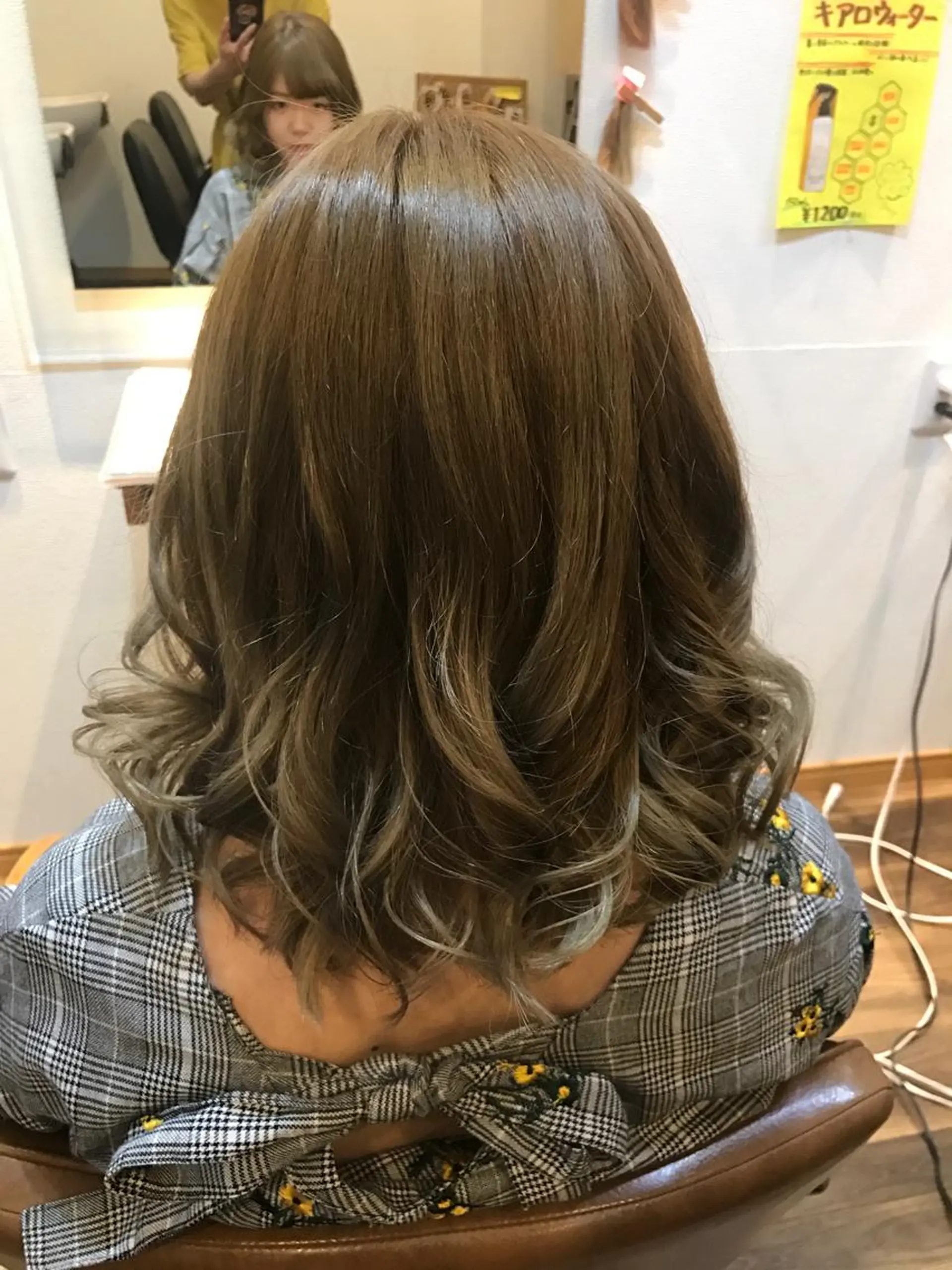 ミディアム 石川 奈緒子のヘアスタイル