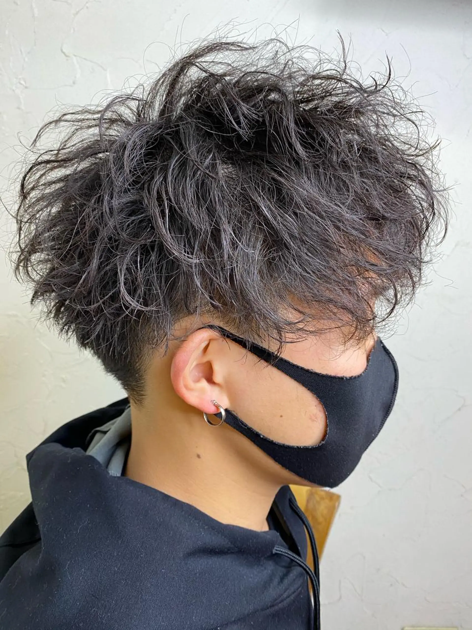 ミディアム パーマ メンズ マッシュ 久力琴音''透明感 カラー''アレンジのヘアスタイル