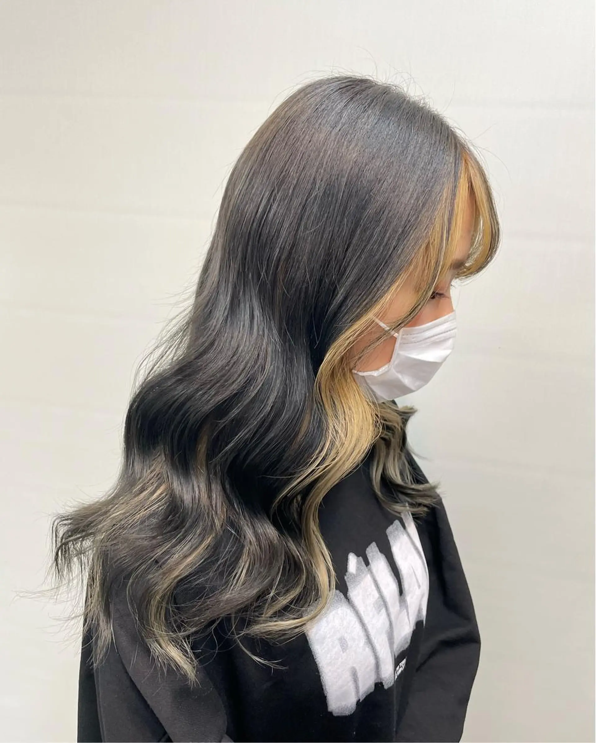 ロング ミストバング ヘアカラー 近藤 楓花のヘアスタイル