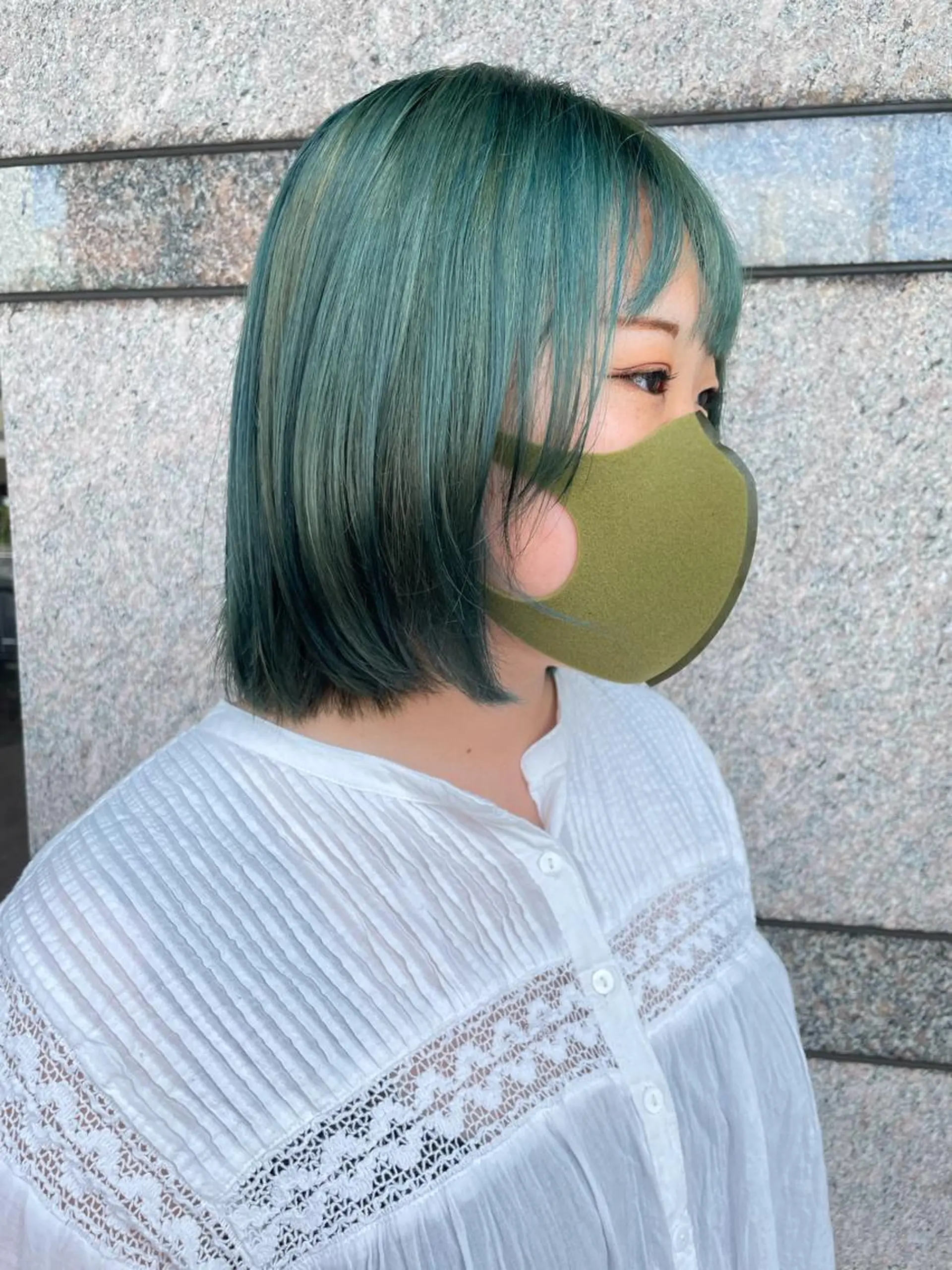 ミディアム カラー ヘアアレンジ ブリーチ エメラルドグリーン イワタ マハ/ minim hairのヘアスタイル