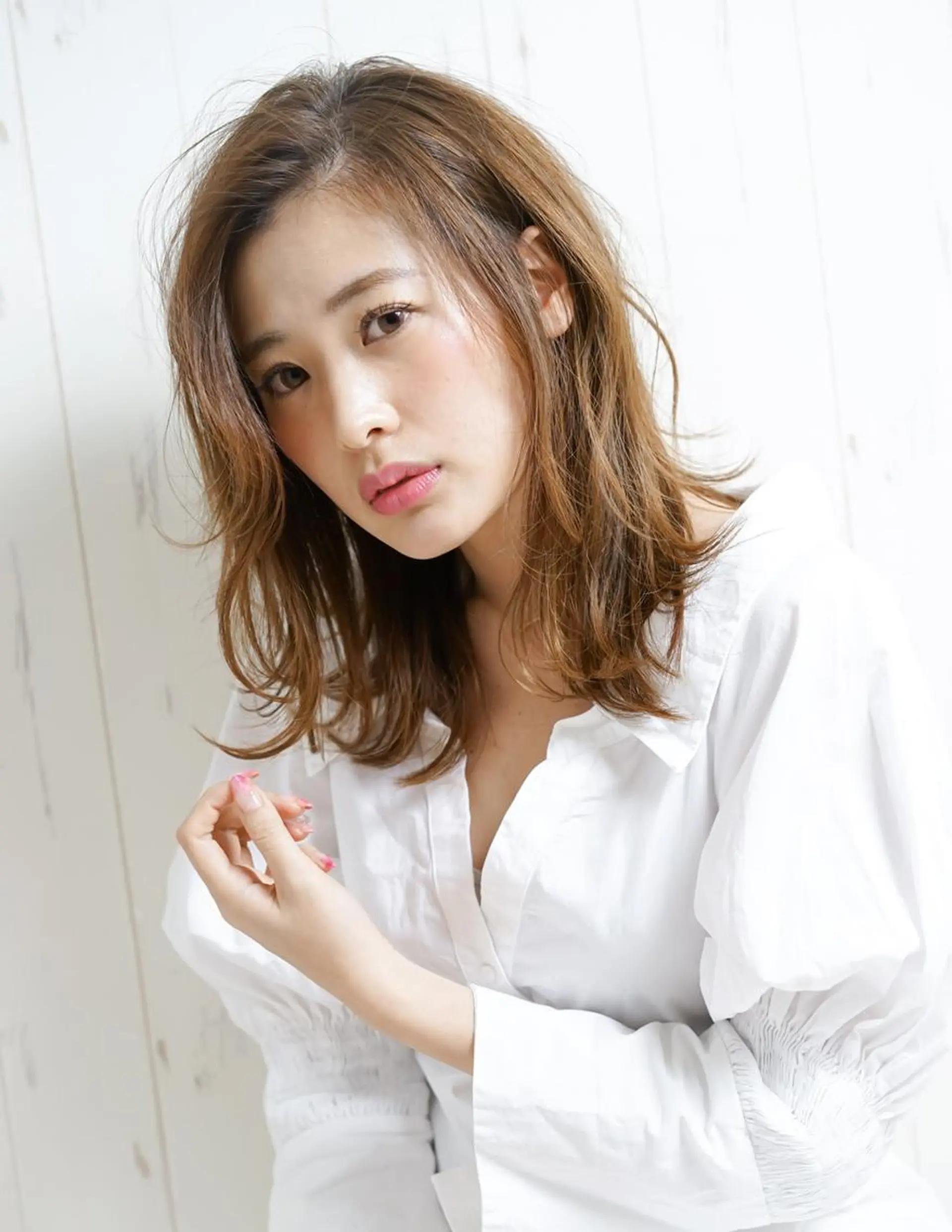 ミディアム ヘアールーム アートのヘアスタイル