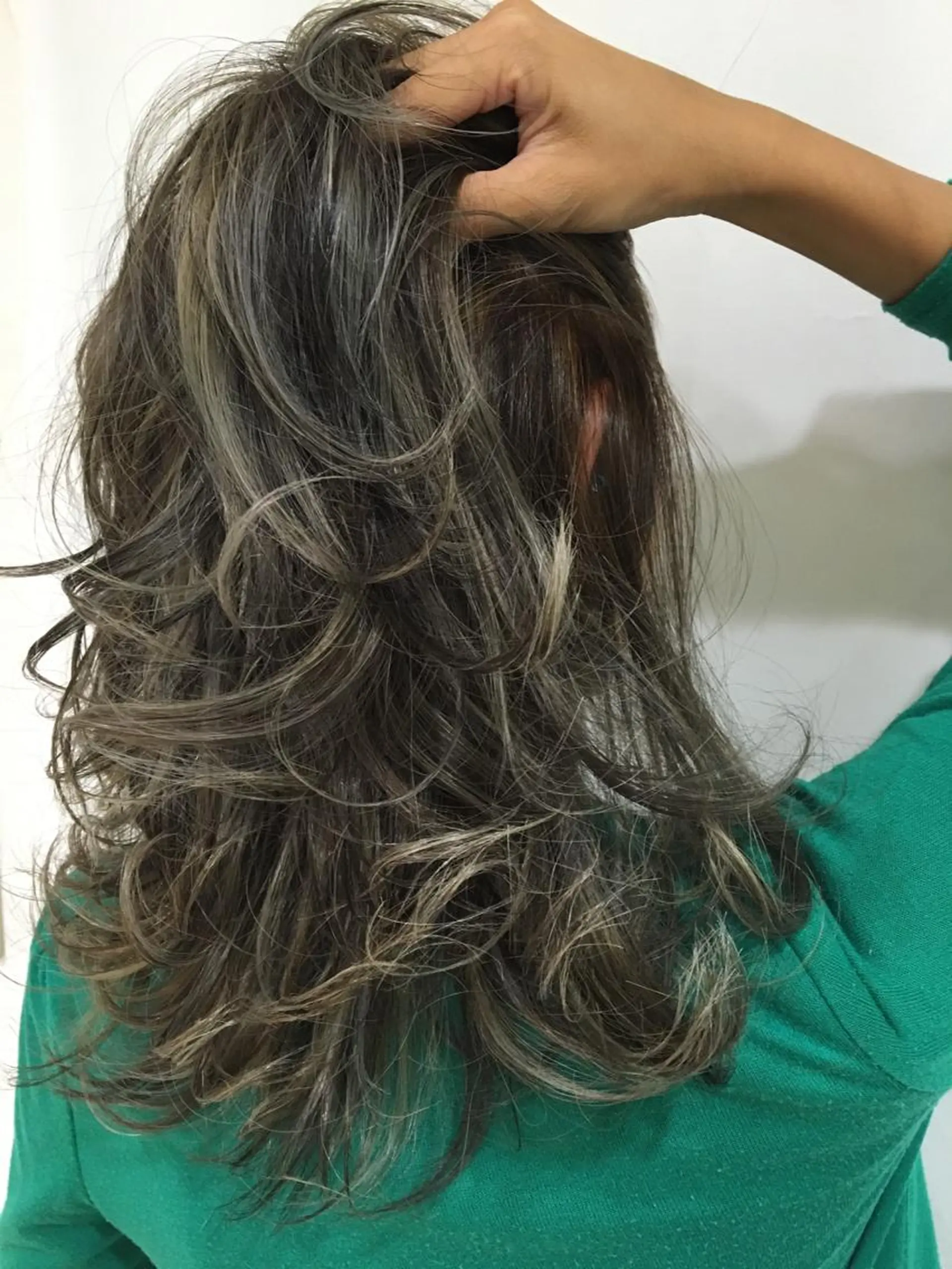 ロング カラー メッシュ ヘアカラー きむえり/髪質改善 /うねり広がり改善のヘアスタイル