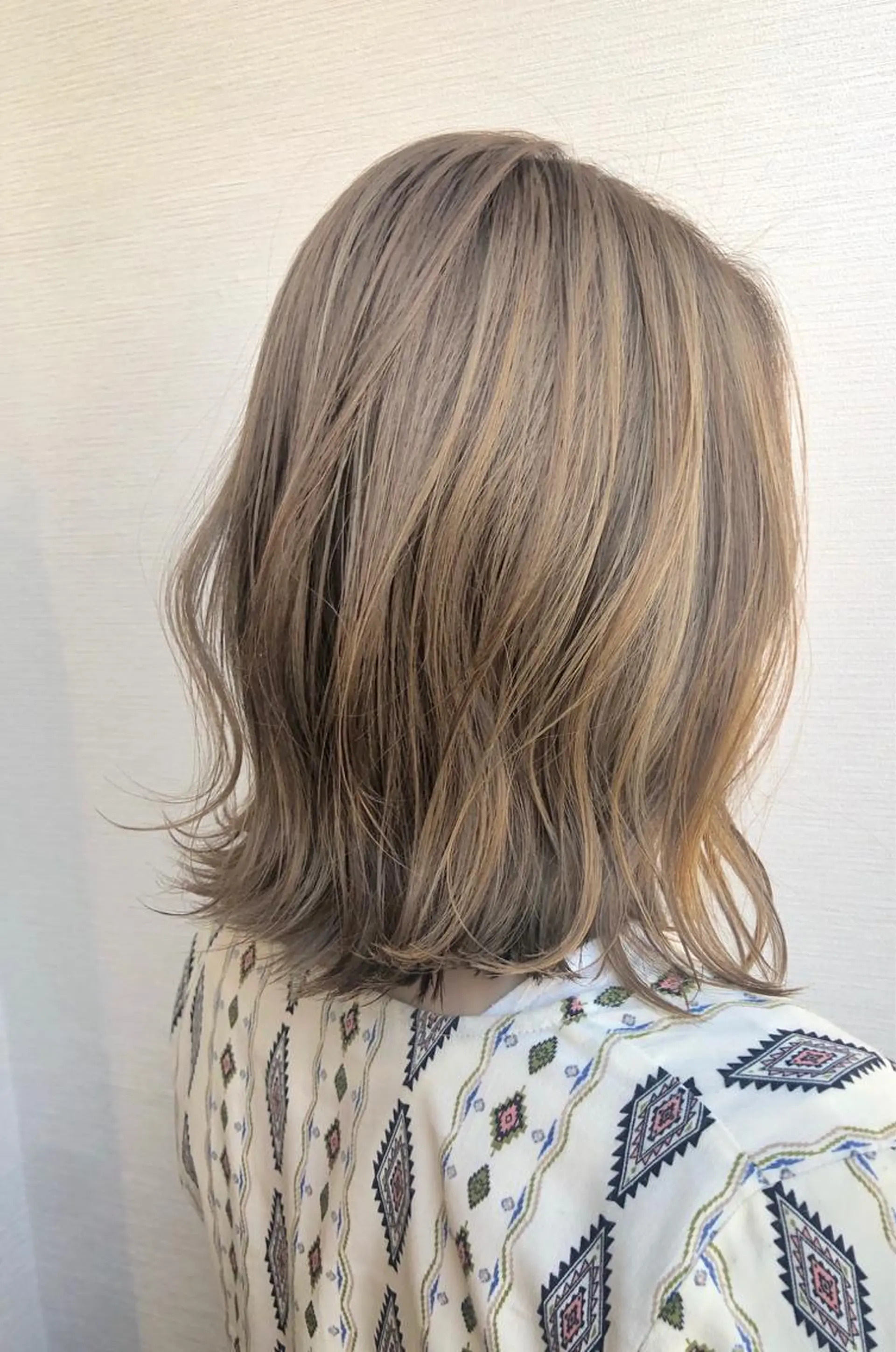 ミディアム ハイライト soelle Hanaのヘアスタイル