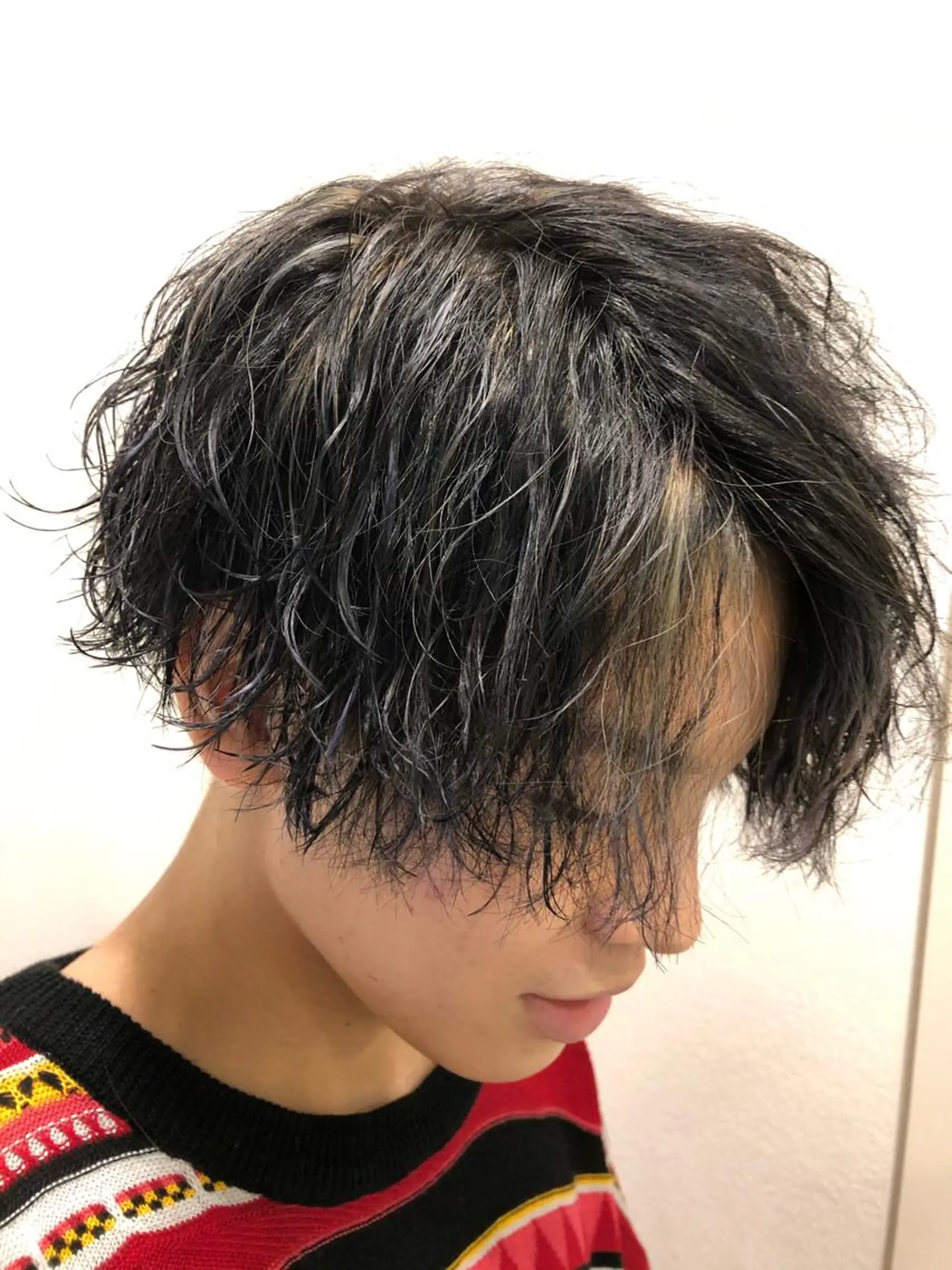 メンズ メンズハイライト カット ヘアカラー パーマ 神田 澪史のヘアスタイル