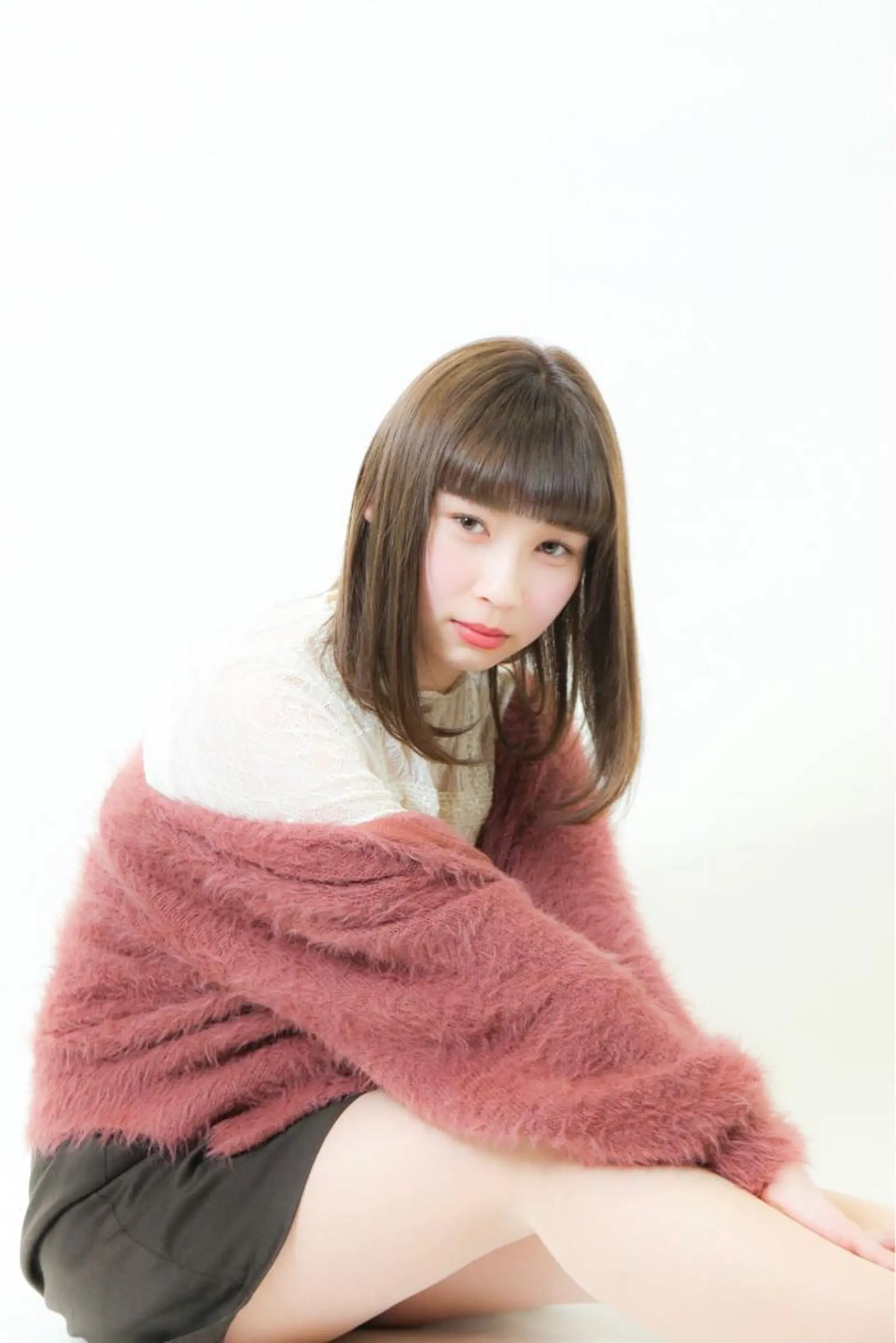 セミロング カラー TAI透明カラー 柔らかい縮毛矯正のヘアスタイル